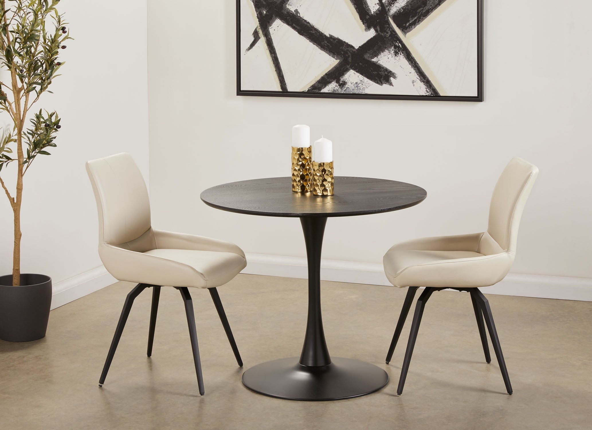 Darwin Dining Table: Black.