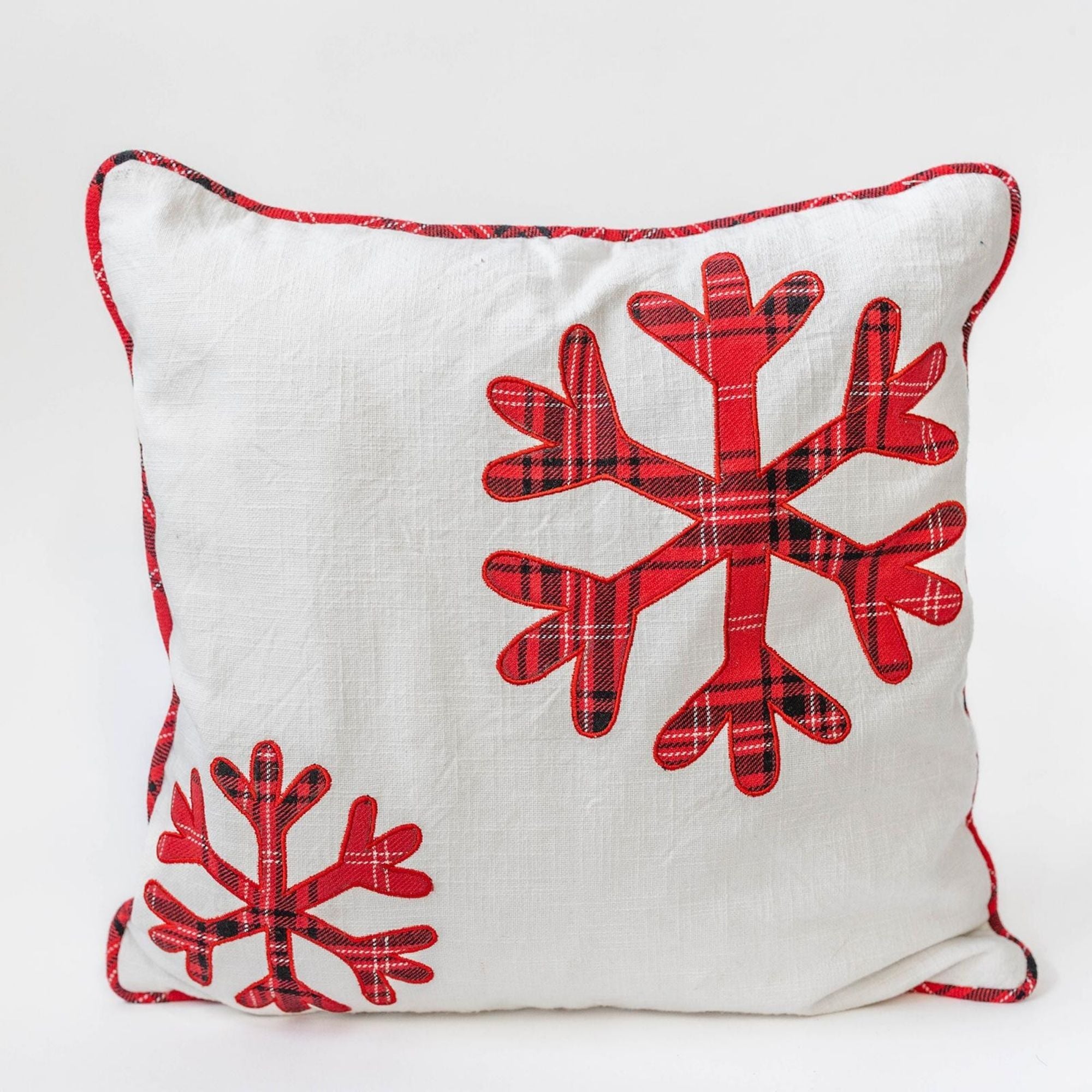 F&T 18-inch holiday cushion pillow with red snowflake pattern, set of 2