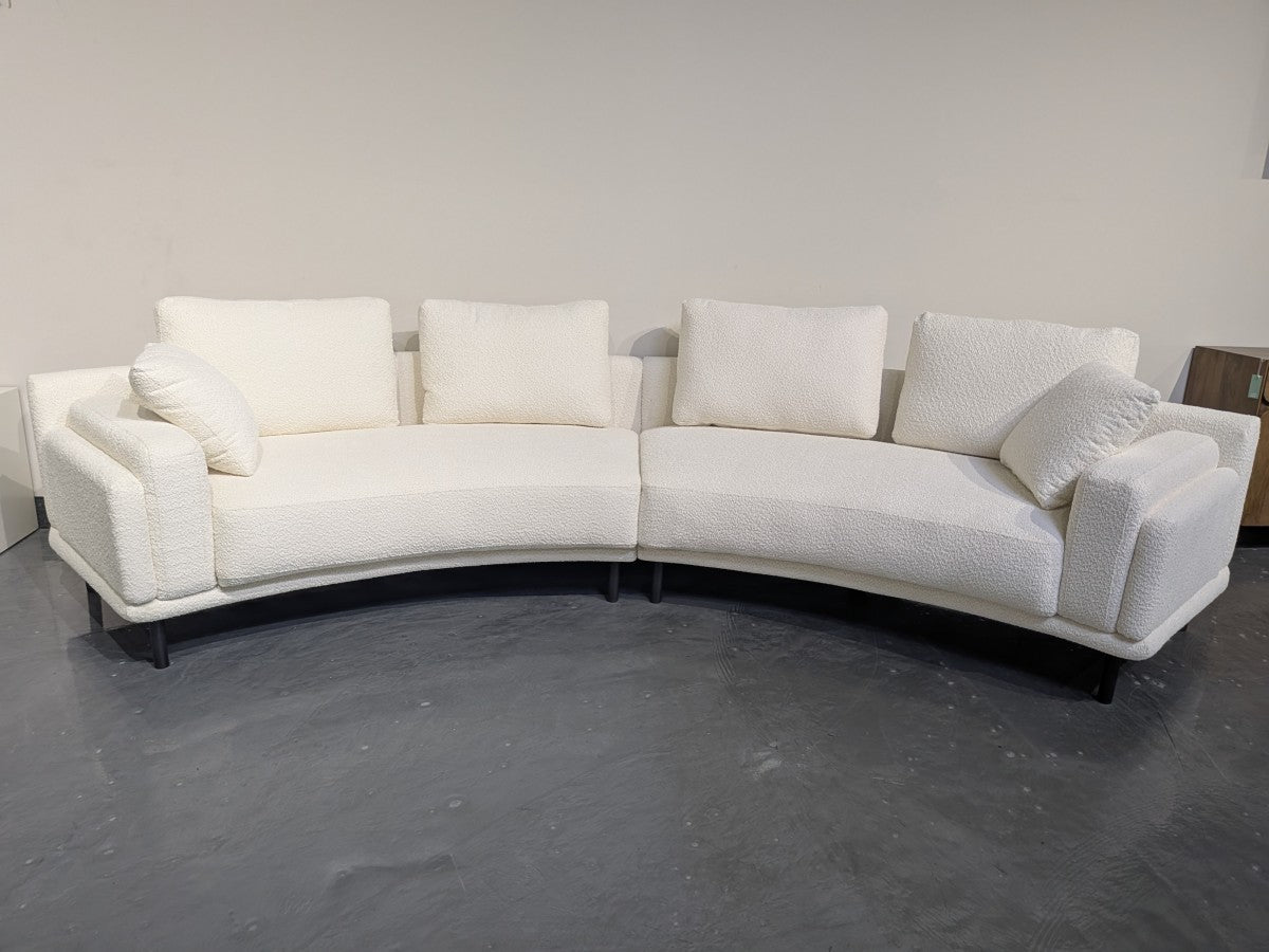 Sectional in Beige KMAX568