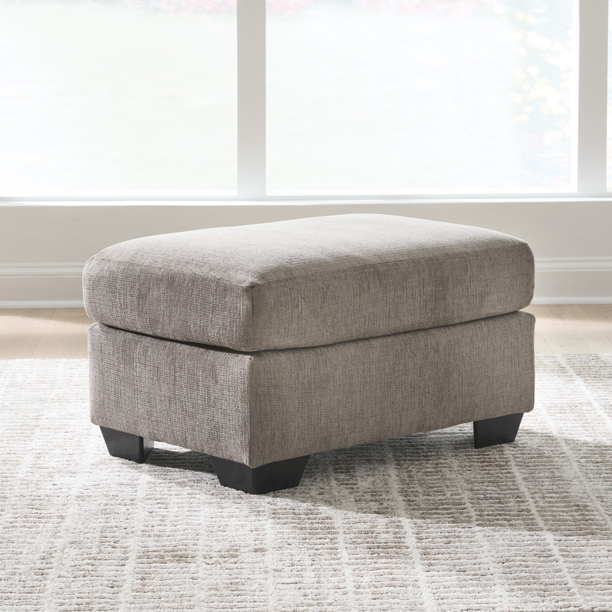 Loreo Ottoman in Truffle