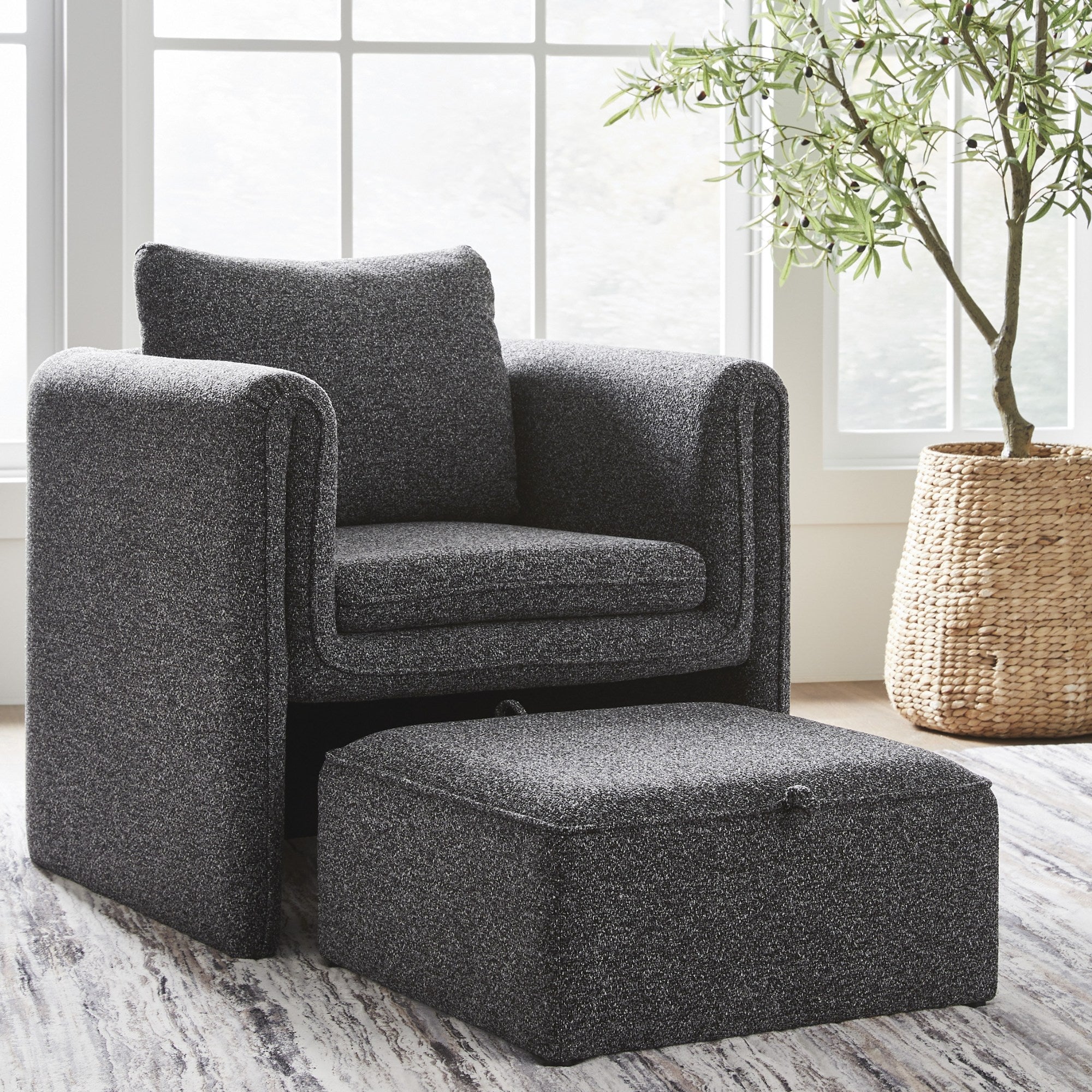 Vreni Accent Chair