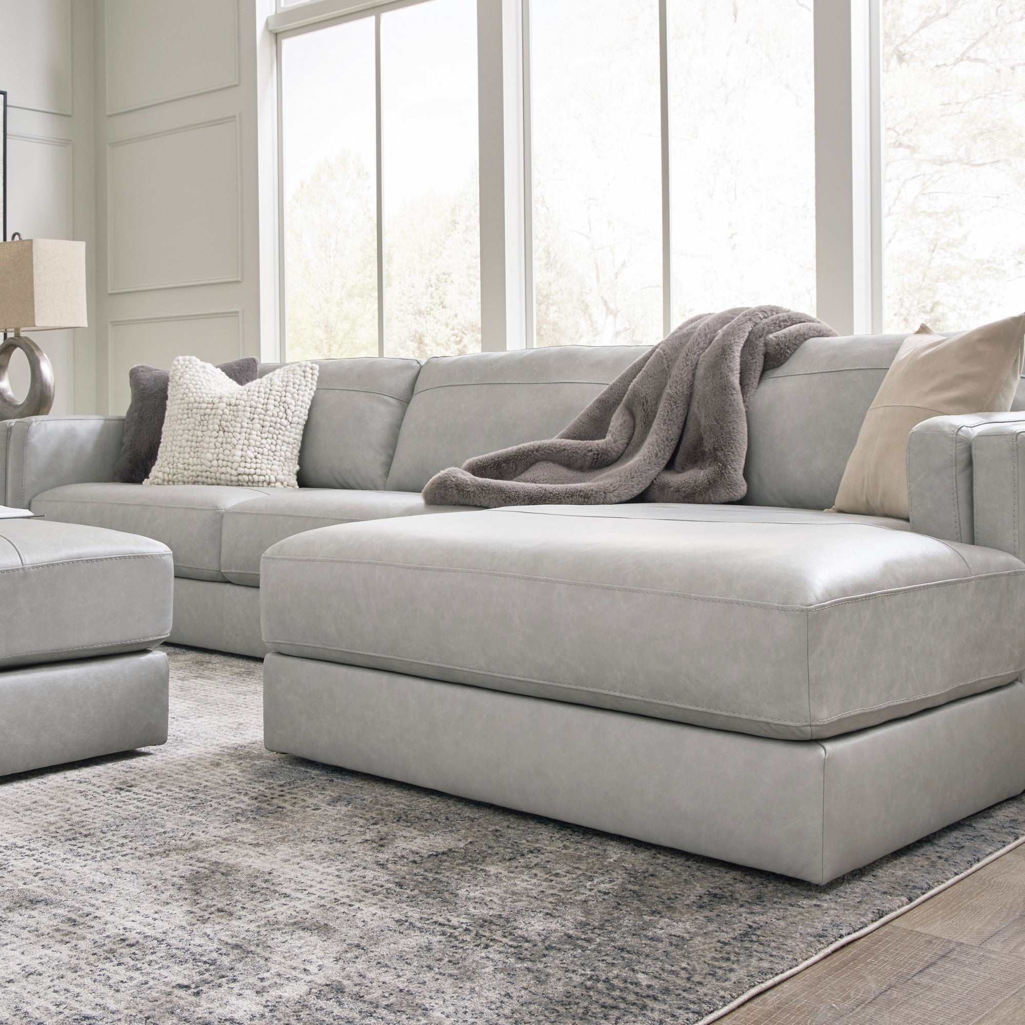 Amiata 2-Piece Leather Sectional with Chaise Light Grey