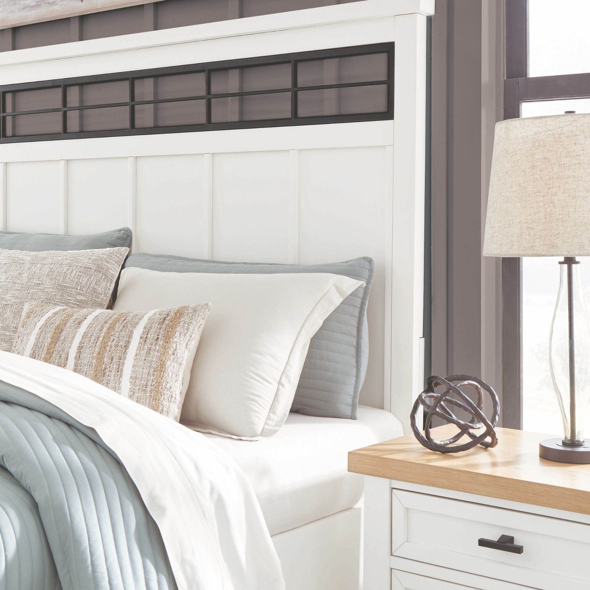 Ashbryn Panel Storage Bed White