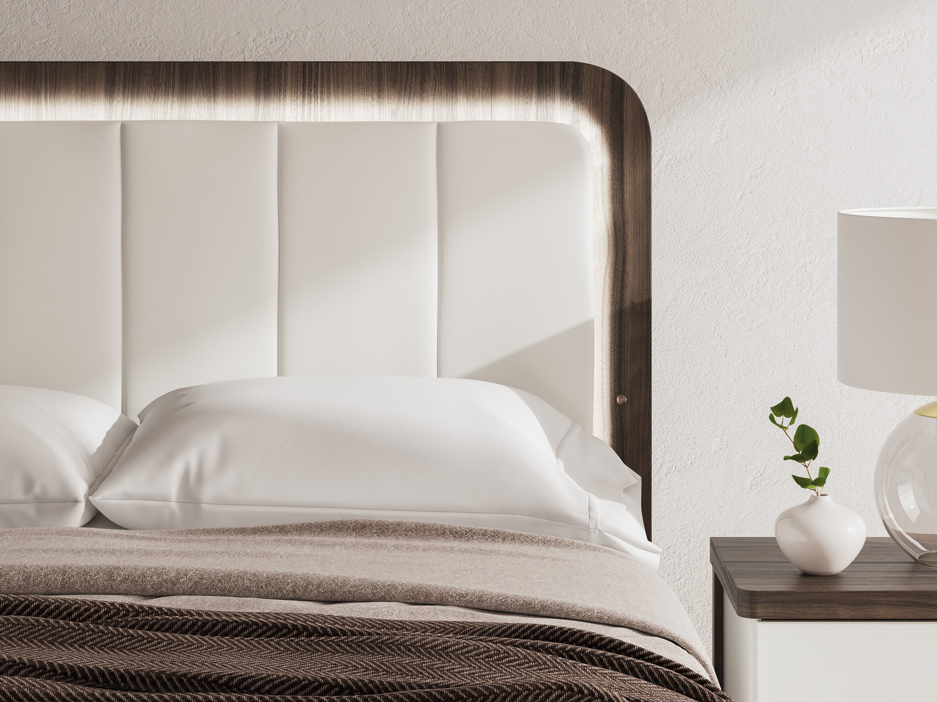 Kendanport Upholstered Bed