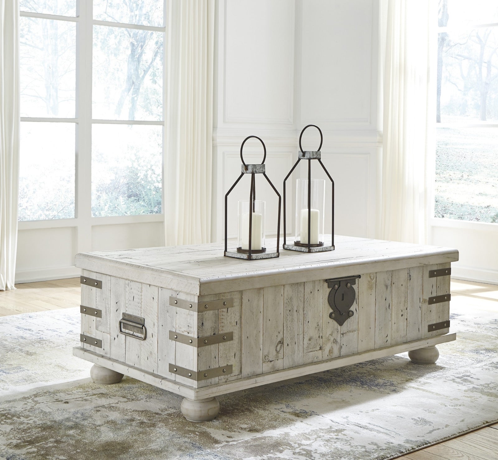 Carynhurst Lift-Top Cocktail Table