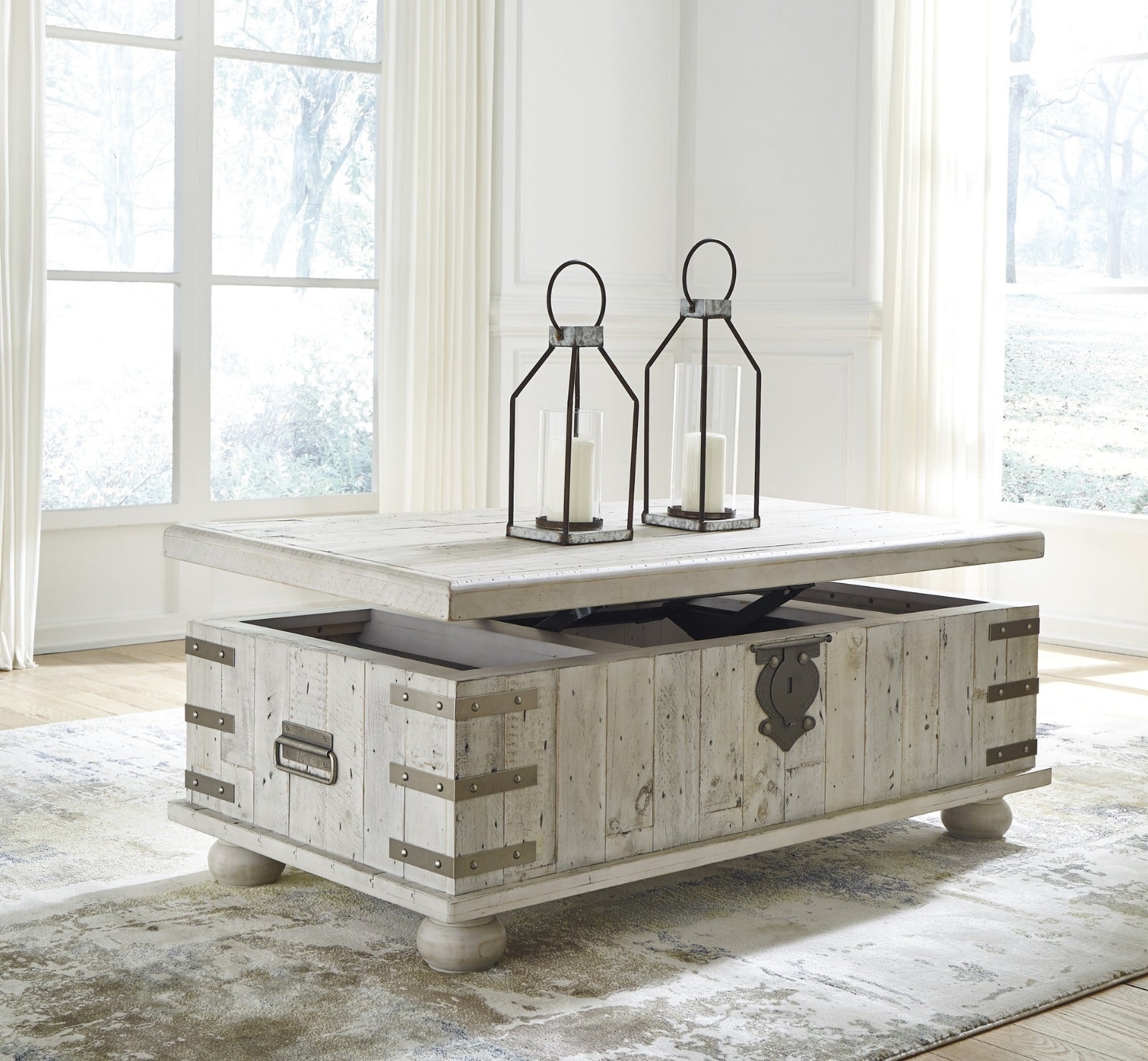 Carynhurst Lift-Top Cocktail Table