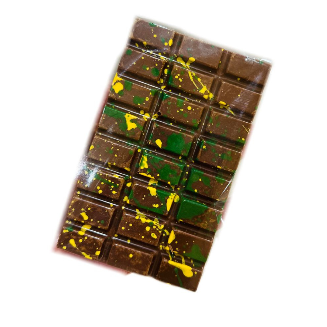 Dubai Chocolate Bar – Milk Chocolate with Pistachio, Praline & Kunafa