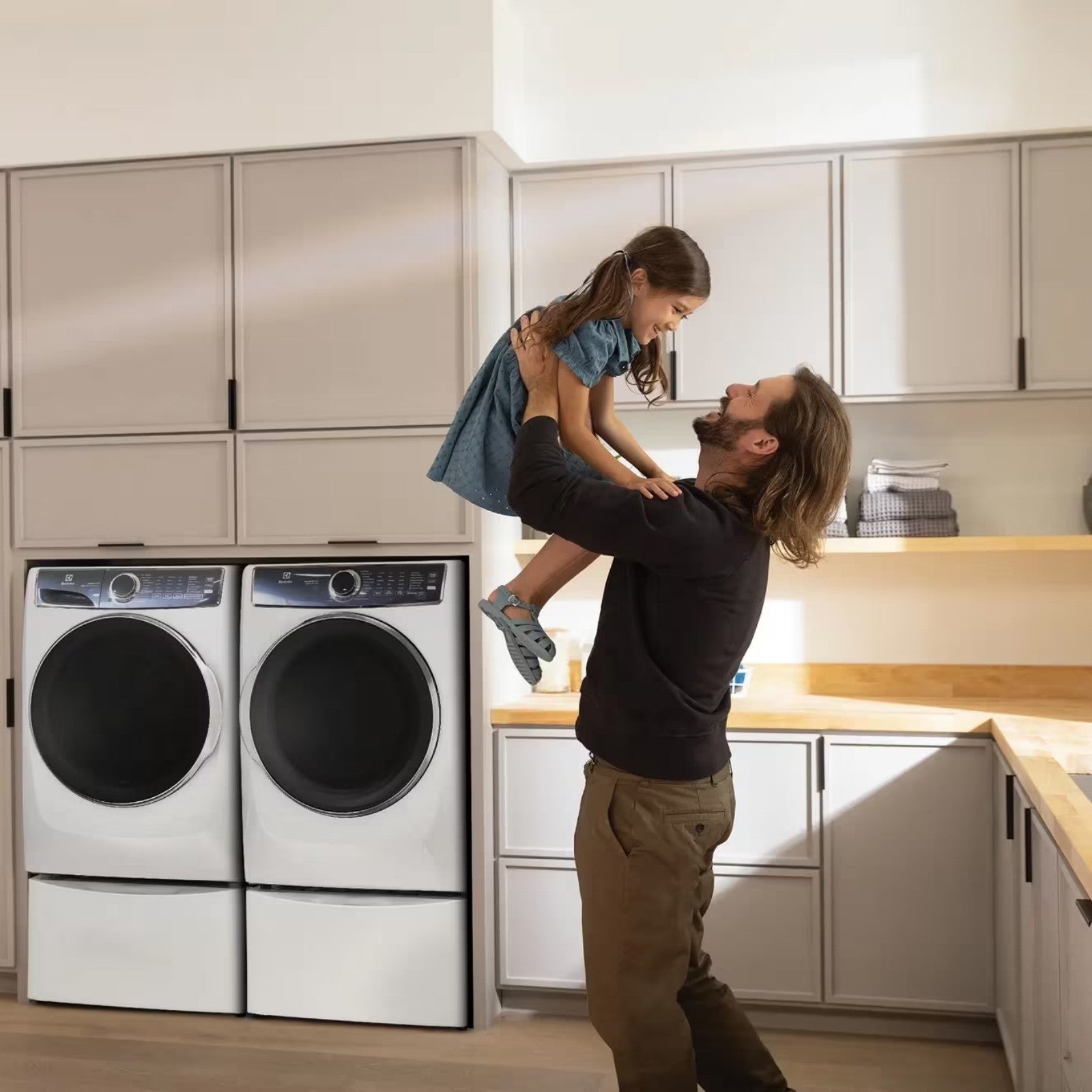 Electrolux ELFW7637AW 5.2 Cu. Ft. I.E.C. Front Load Washer White