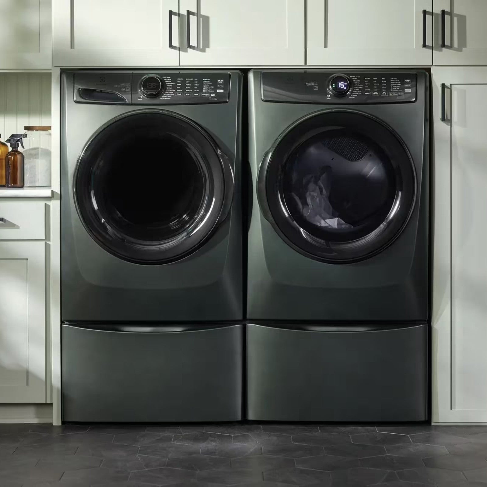Electrolux Laundry Pair ELFW7738AA & ELFE773CAA