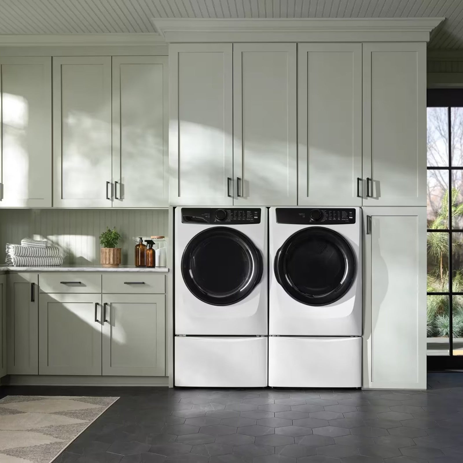 Electrolux ELFW7738MW 5.2 Cu. Ft. I.E.C. Front Load Washer Matt White