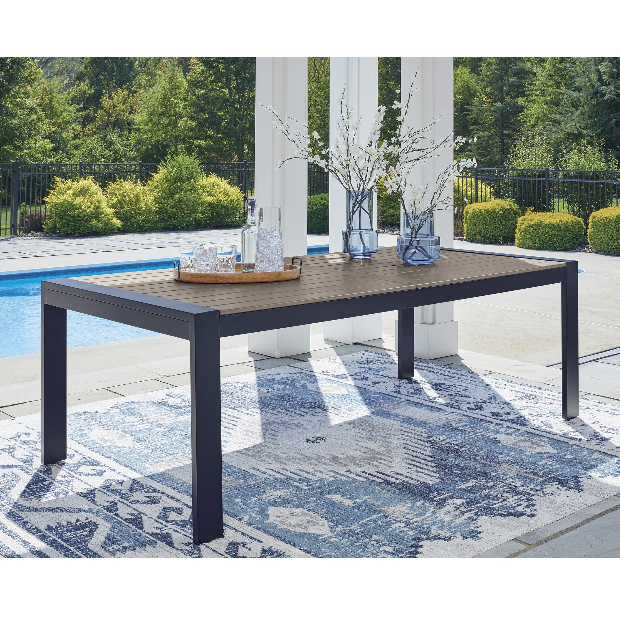 East Beach RECT Dining Table w/UMB OPT