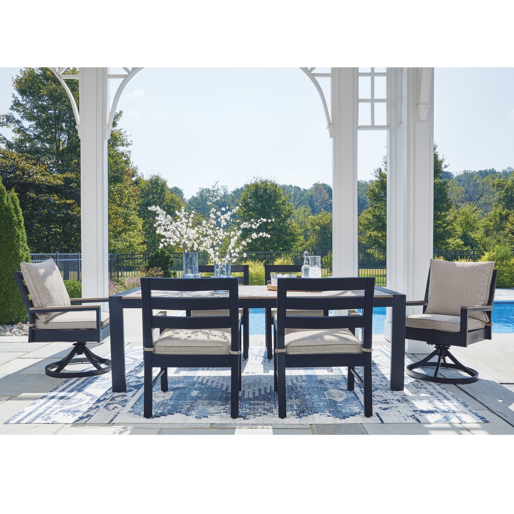 East Beach RECT Dining Table w/UMB OPT