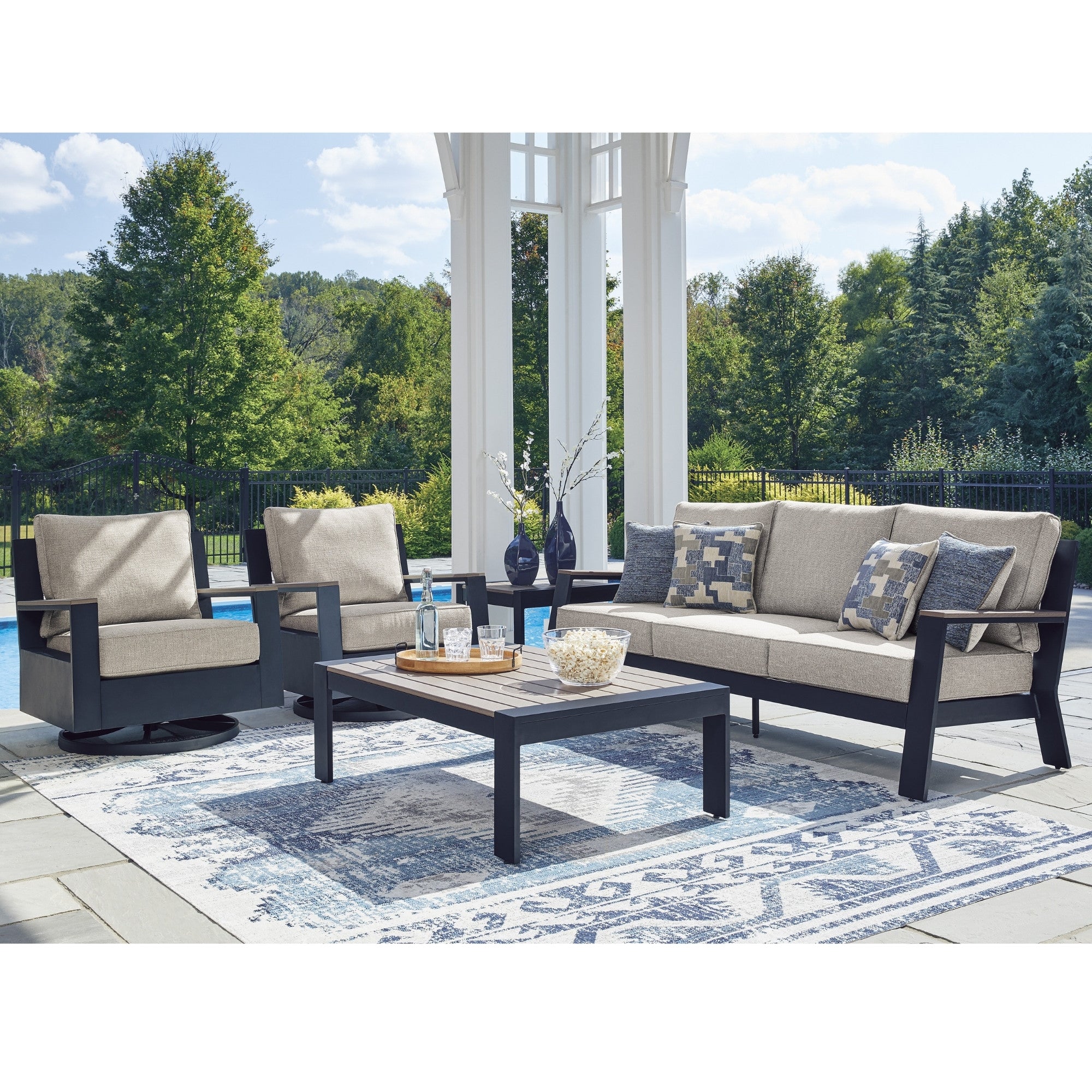 East Beach Loveseat w/Cushion