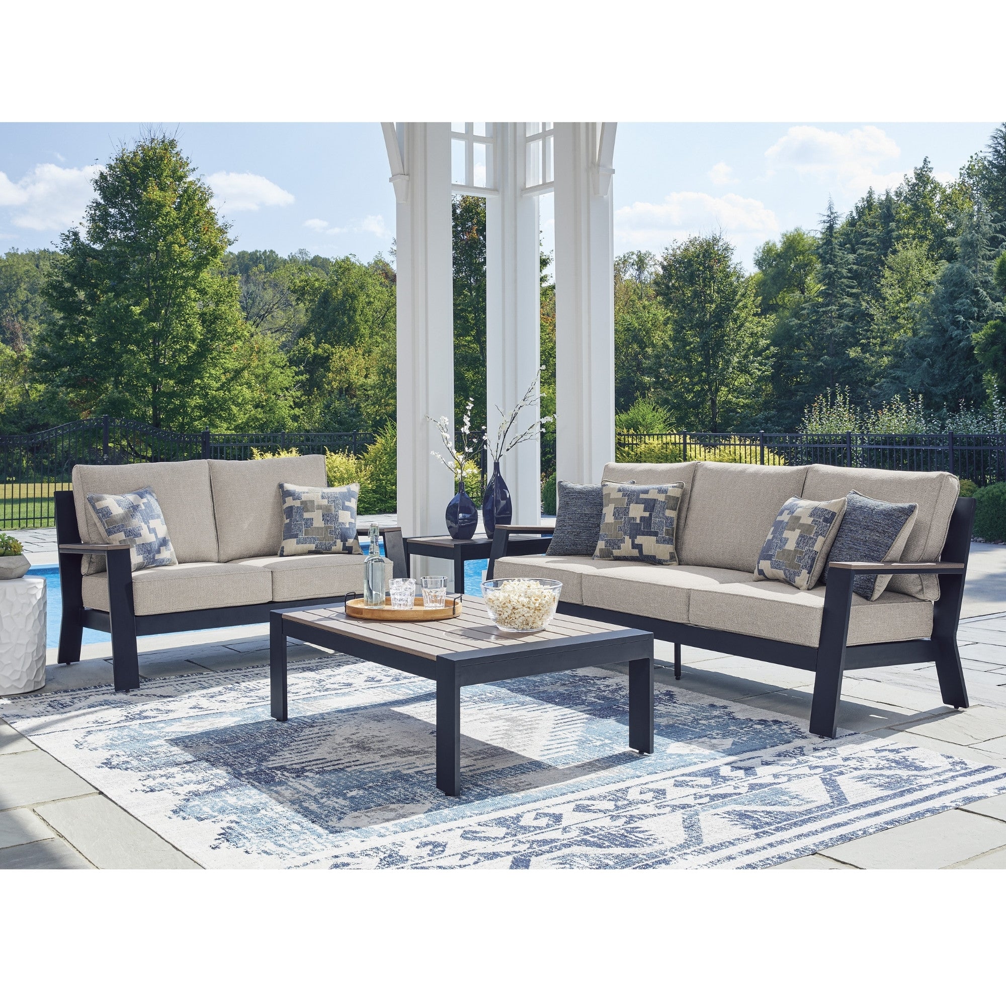 East Beach Sofa with Cushion