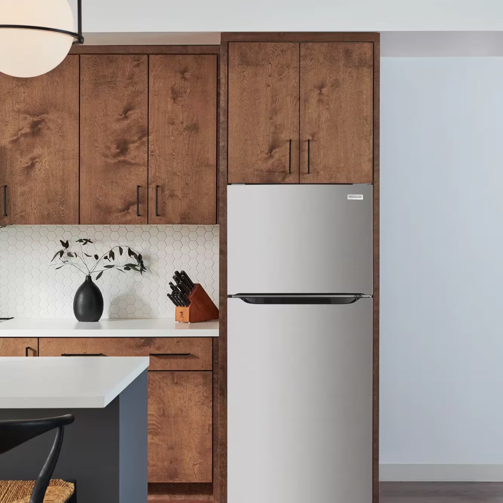 Frigidaire FRTE1835AS 30" 18 Cu. Ft. Top Freezer Refrigerator Stainless Steel