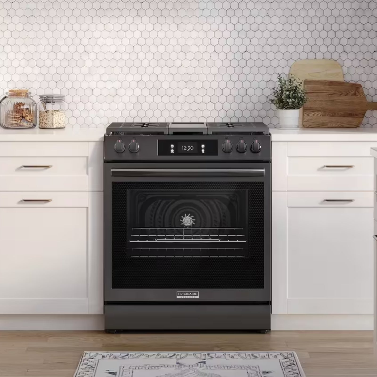 Frigidaire Gallery GCFG3060BD 30-Inch Front-Control Gas Range Black Stainless Steel