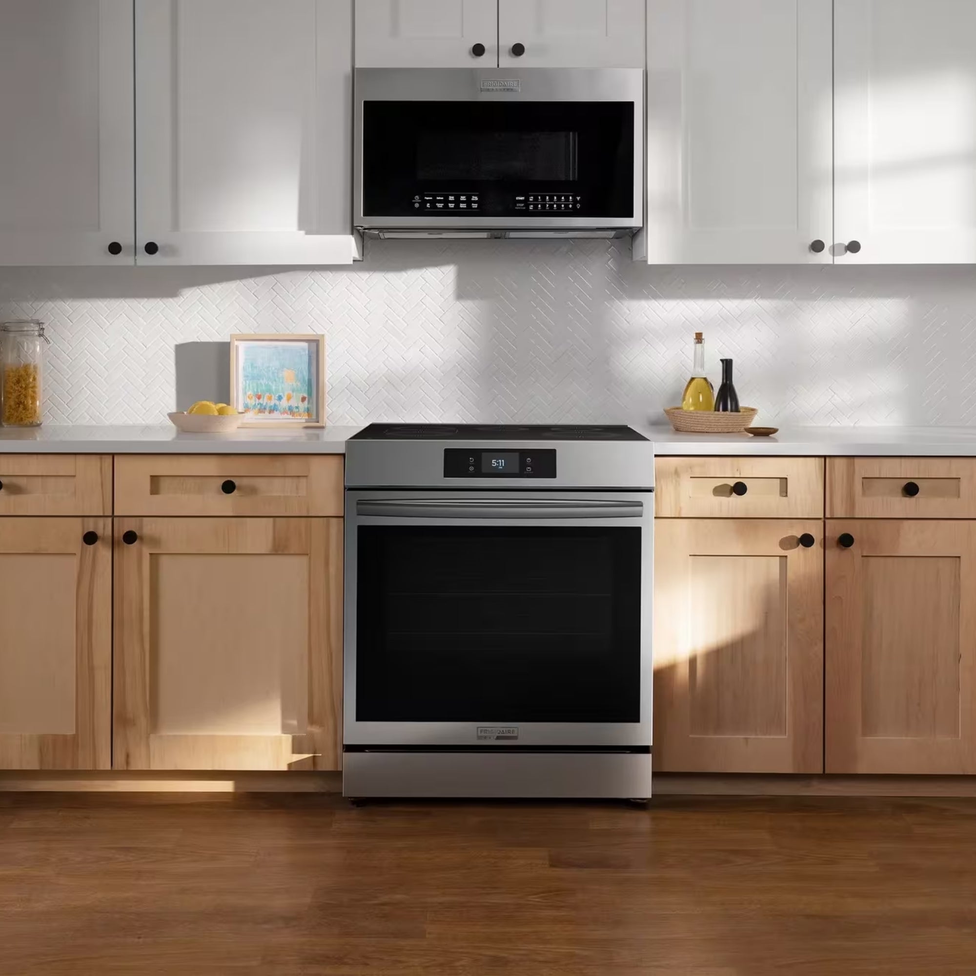 Frigidaire Gallery GCFI306CBF 30-Inch Front-Control Induction Range Stainless Steel