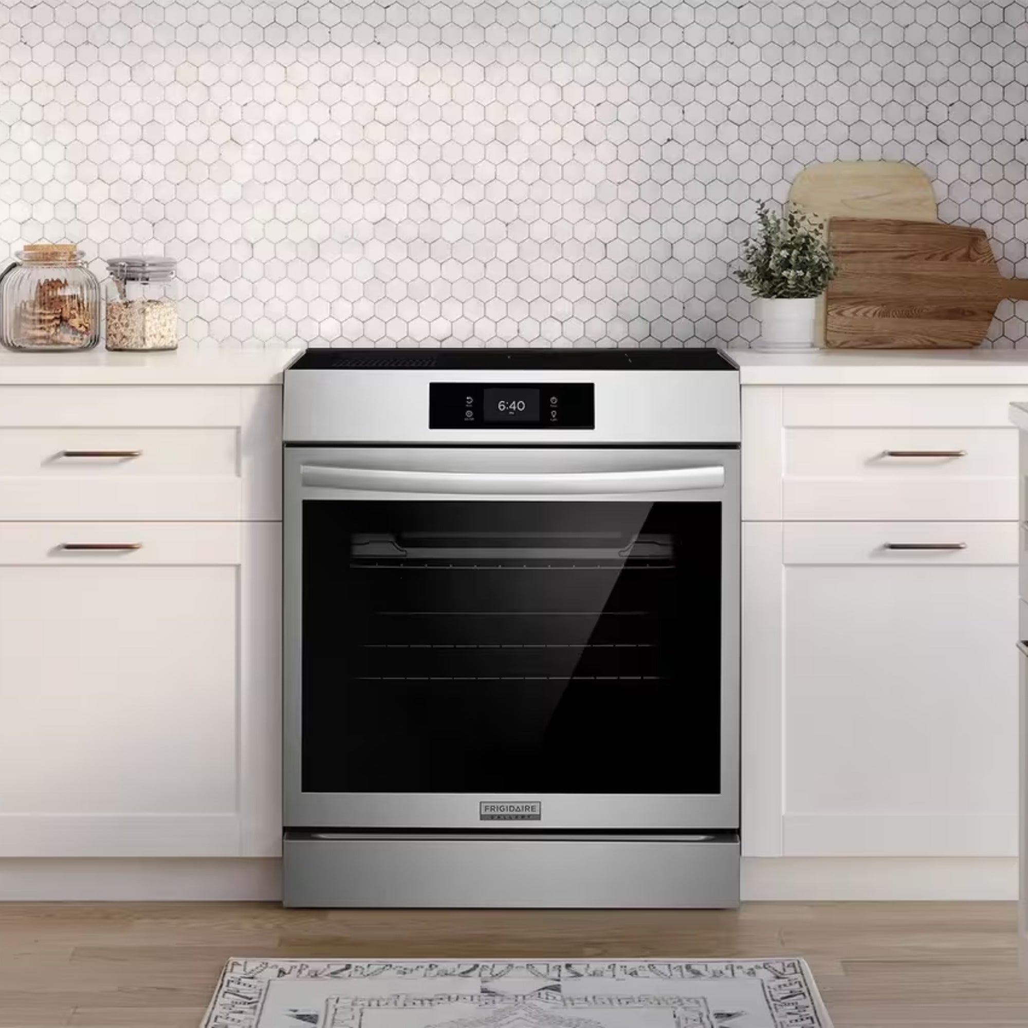Frigidaire Gallery GCFI307CBF 30" Front Control Induction Range with Stone-Baked Pizza