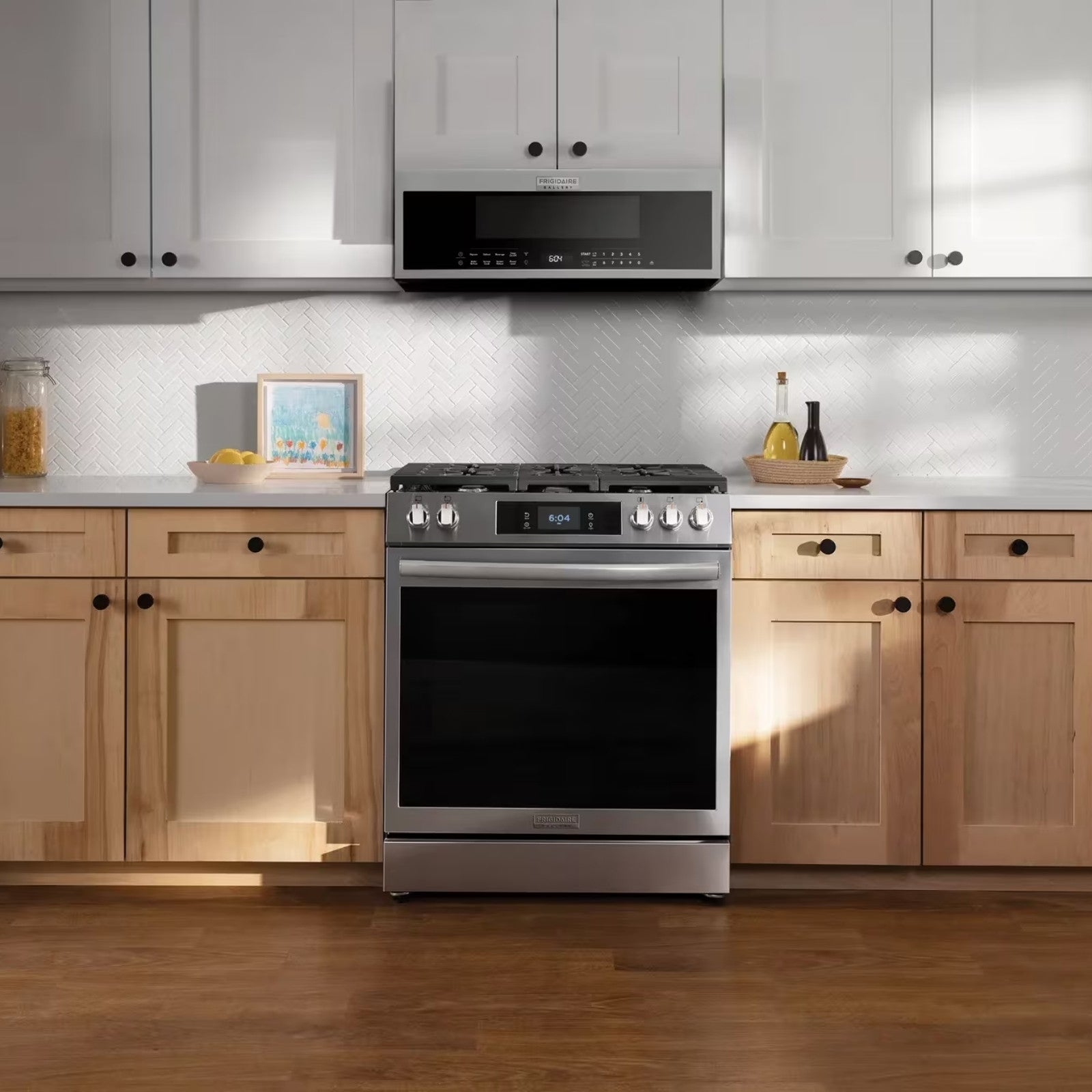 Frigidaire Gallery GMOS1266AF 1.2 Cu. Ft. OTR Microwave Stainless Steel