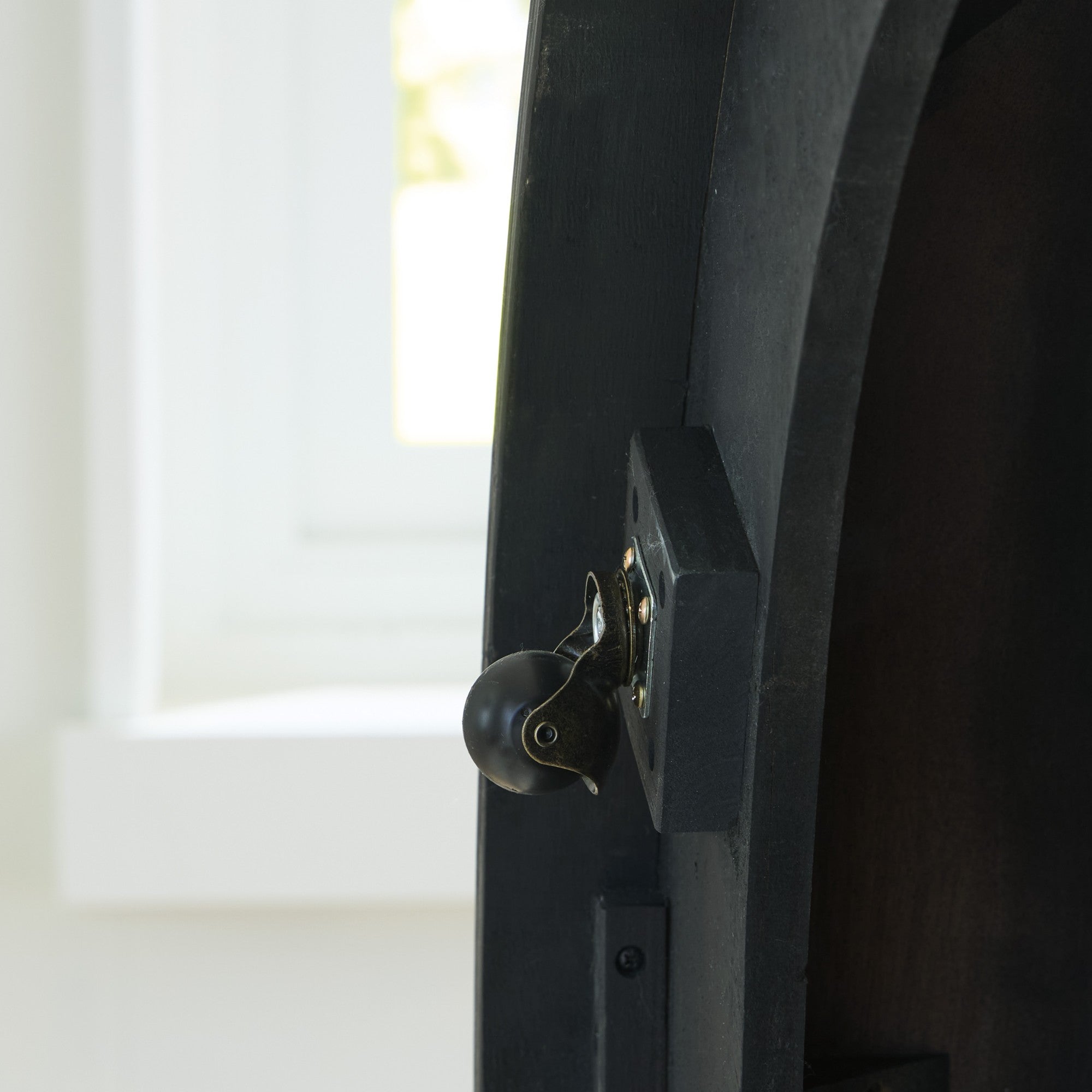 Grayman Round Cocktail Coffee Table