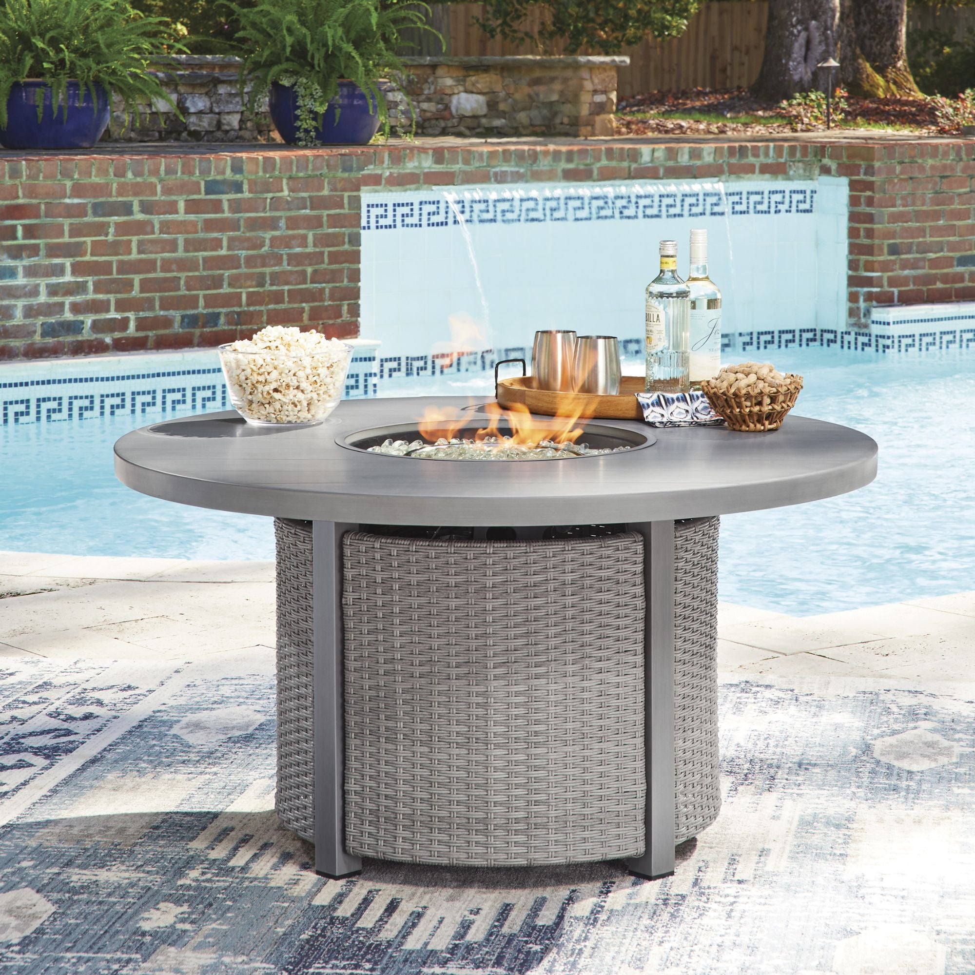 Outdoor Gas Fire Pit Table – Gray Resin Wicker with 50,000 BTU Burner