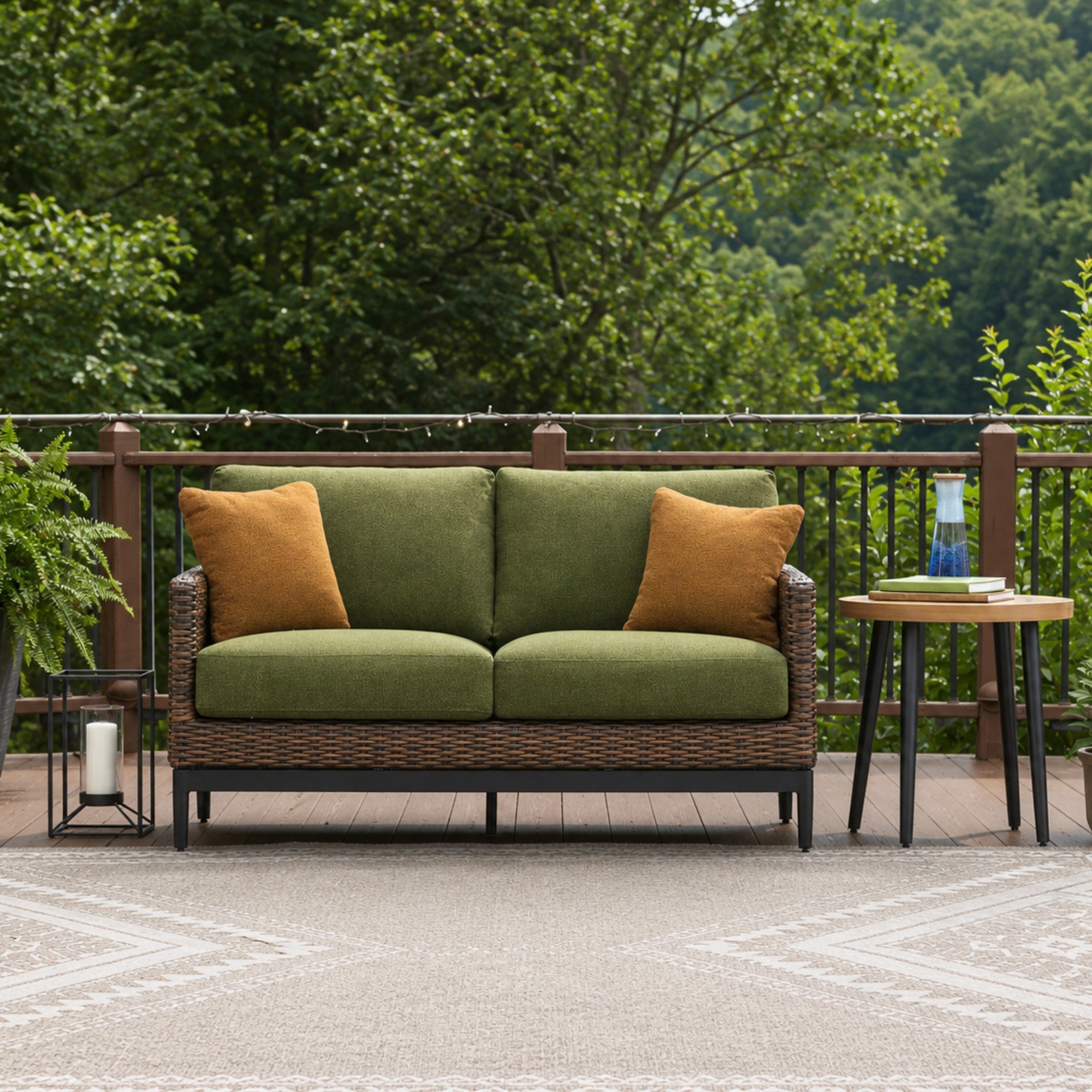 Horizon Hall Loveseat w/Cushion