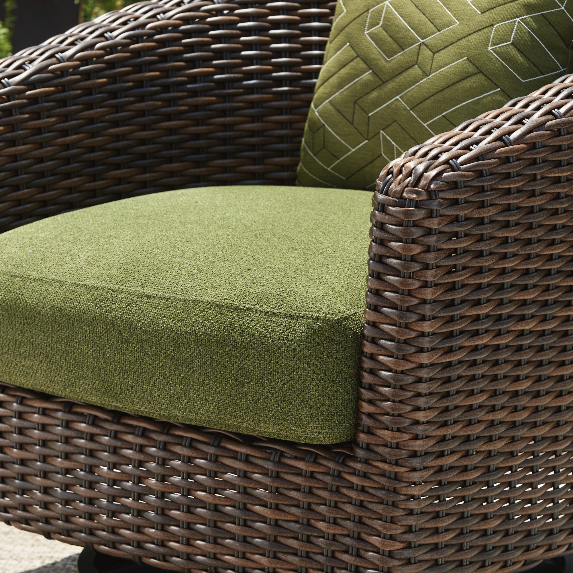 Horizon Hall Swivel Lounge w/ Cushion