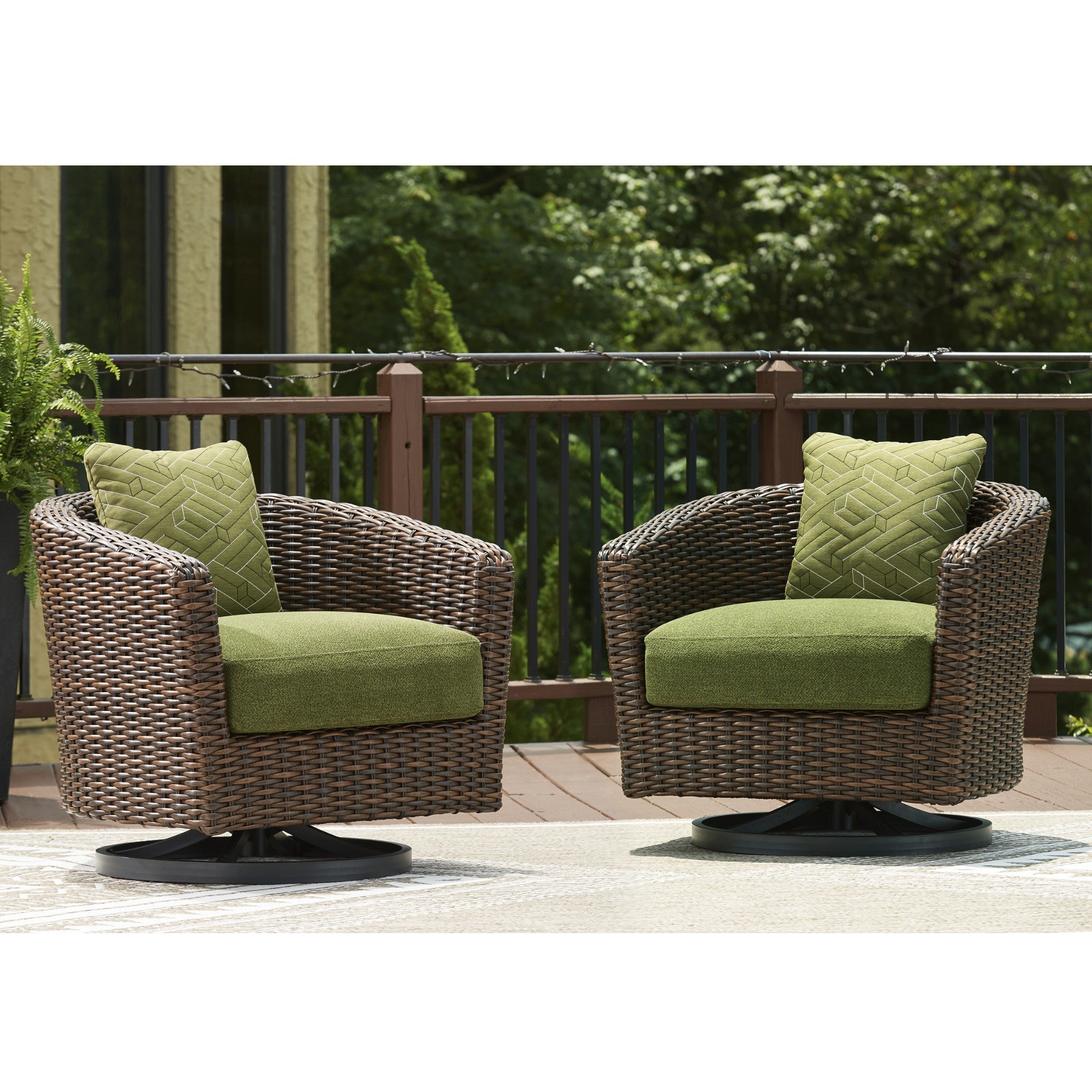 Horizon Hall Swivel Lounge w/ Cushion