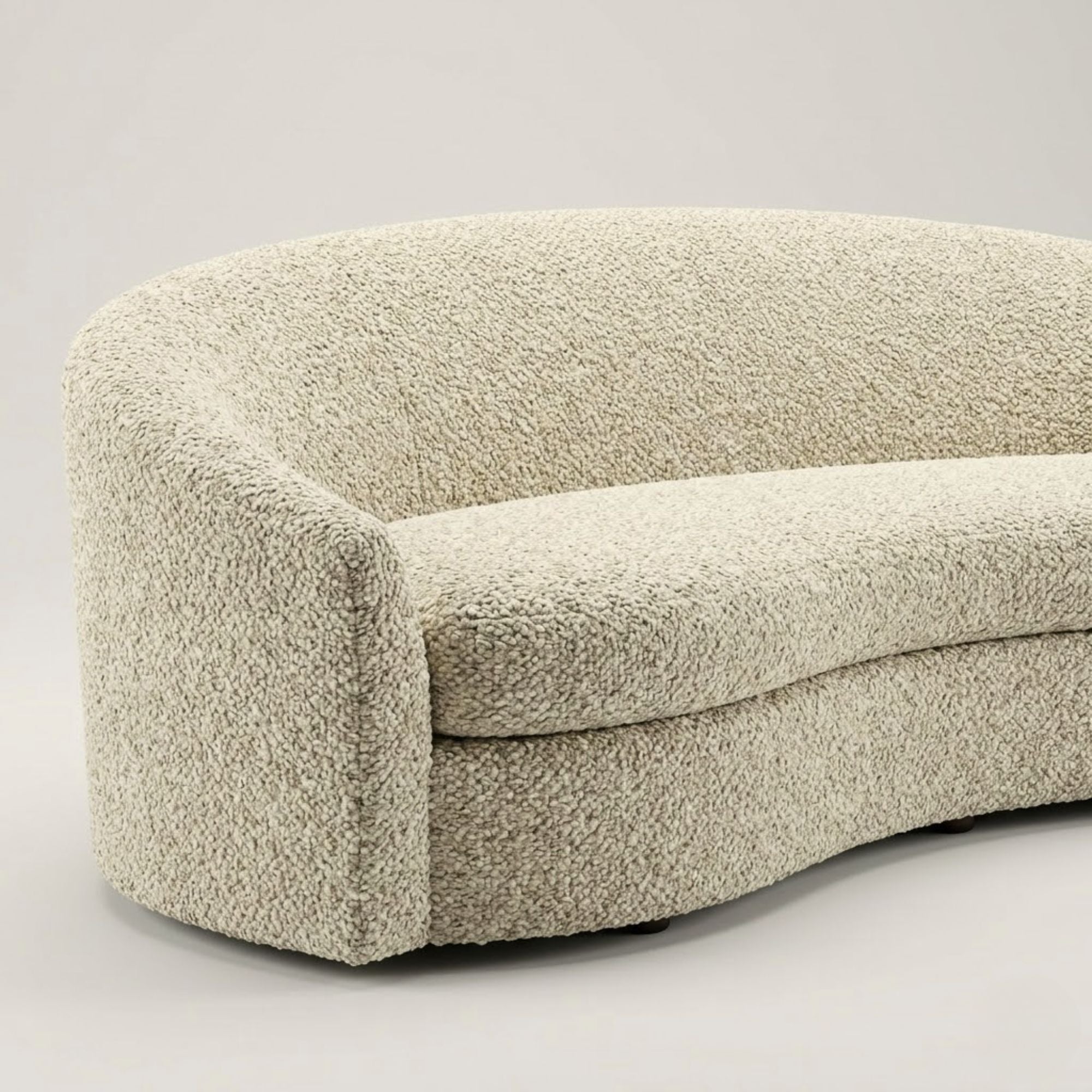 Canapé de la Collection Kyra, fabriqué au Canada, couleur taupe