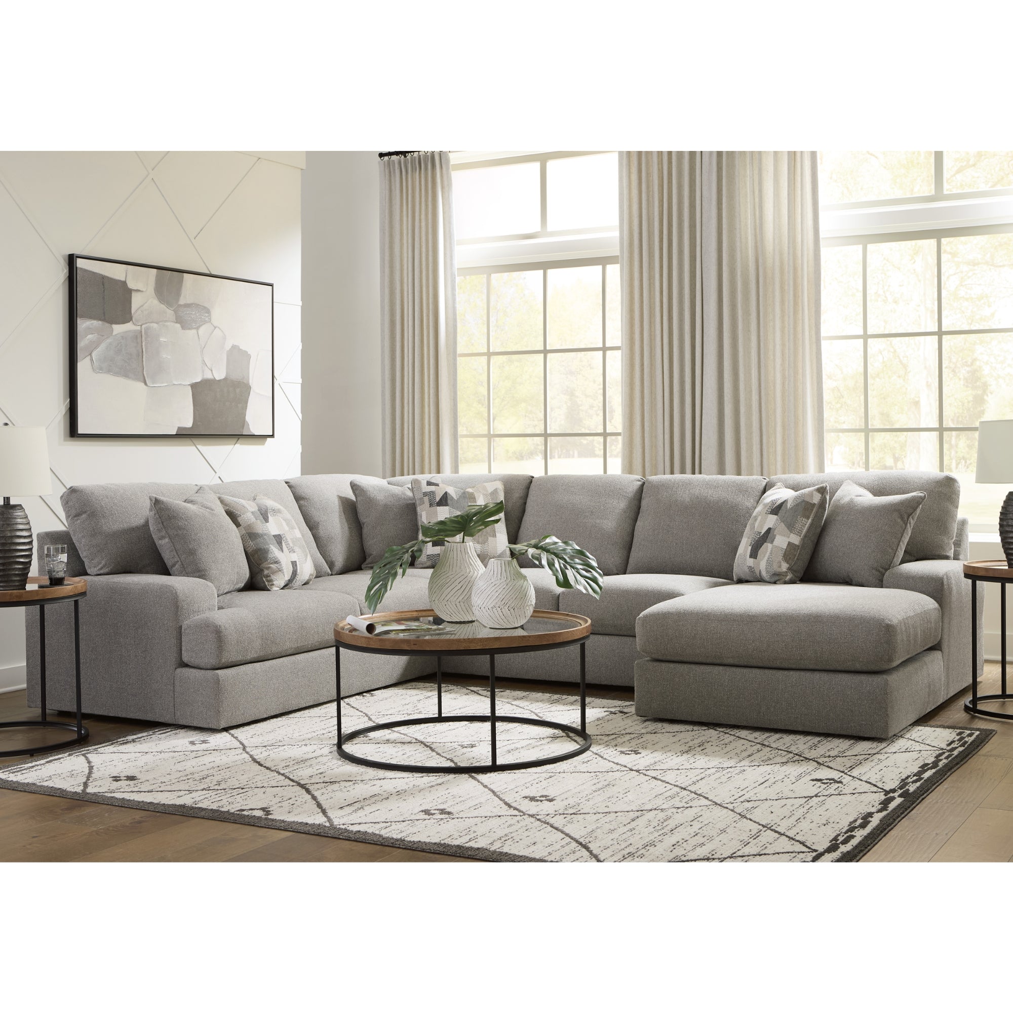 Lindon 3-Piece Sectional with Chaise in Smoke