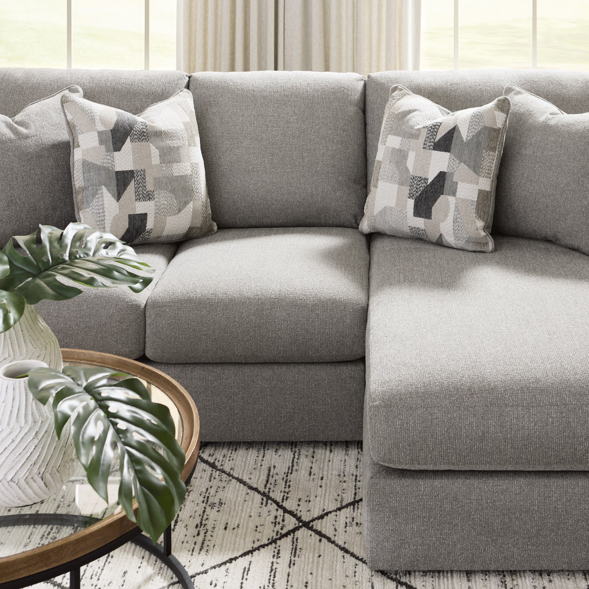 Lindon 2-Piece Sectional with Chaise in Smoke