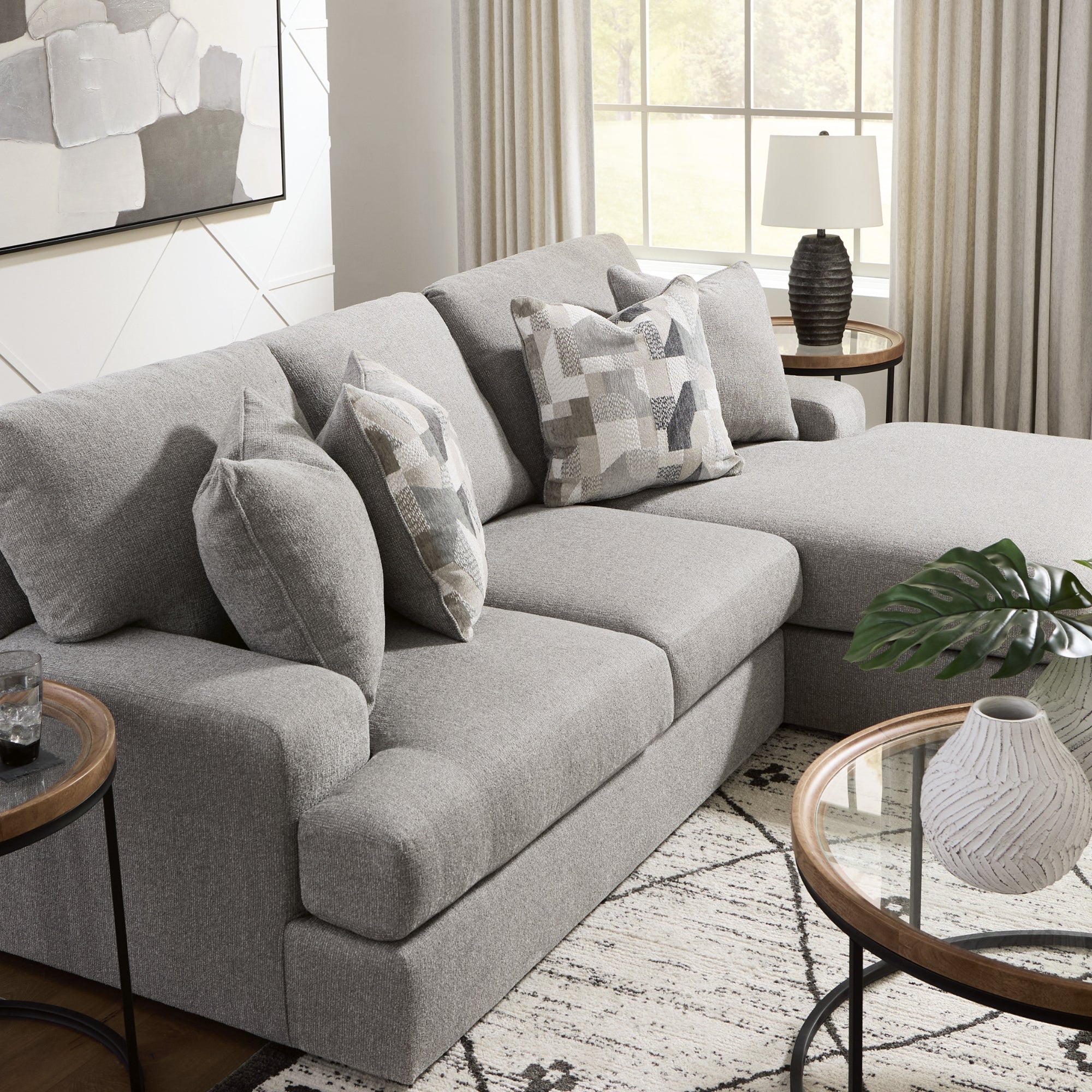 Lindon 2-Piece Sectional with Chaise in Smoke