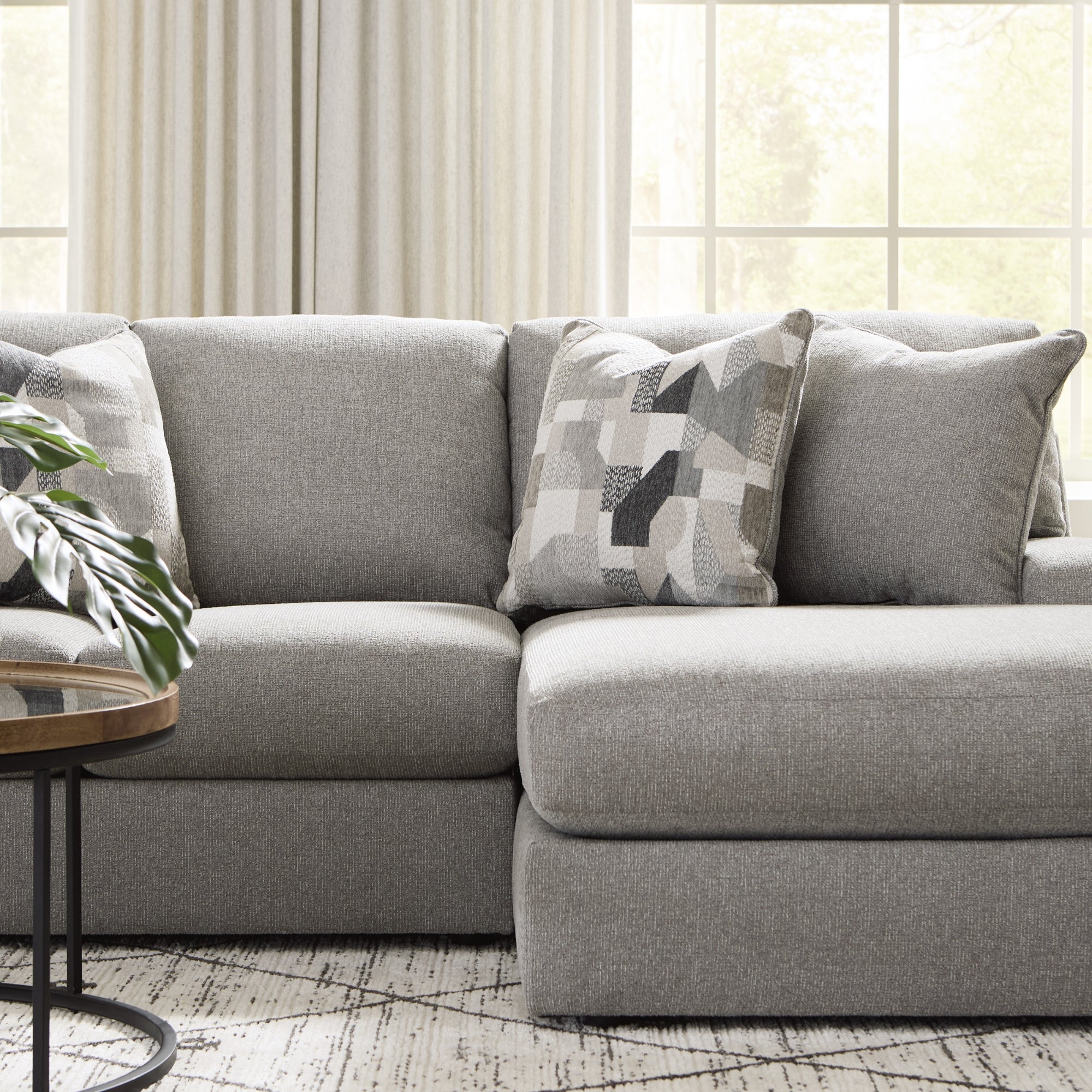 Lindon 2-Piece Sectional with Chaise in Smoke