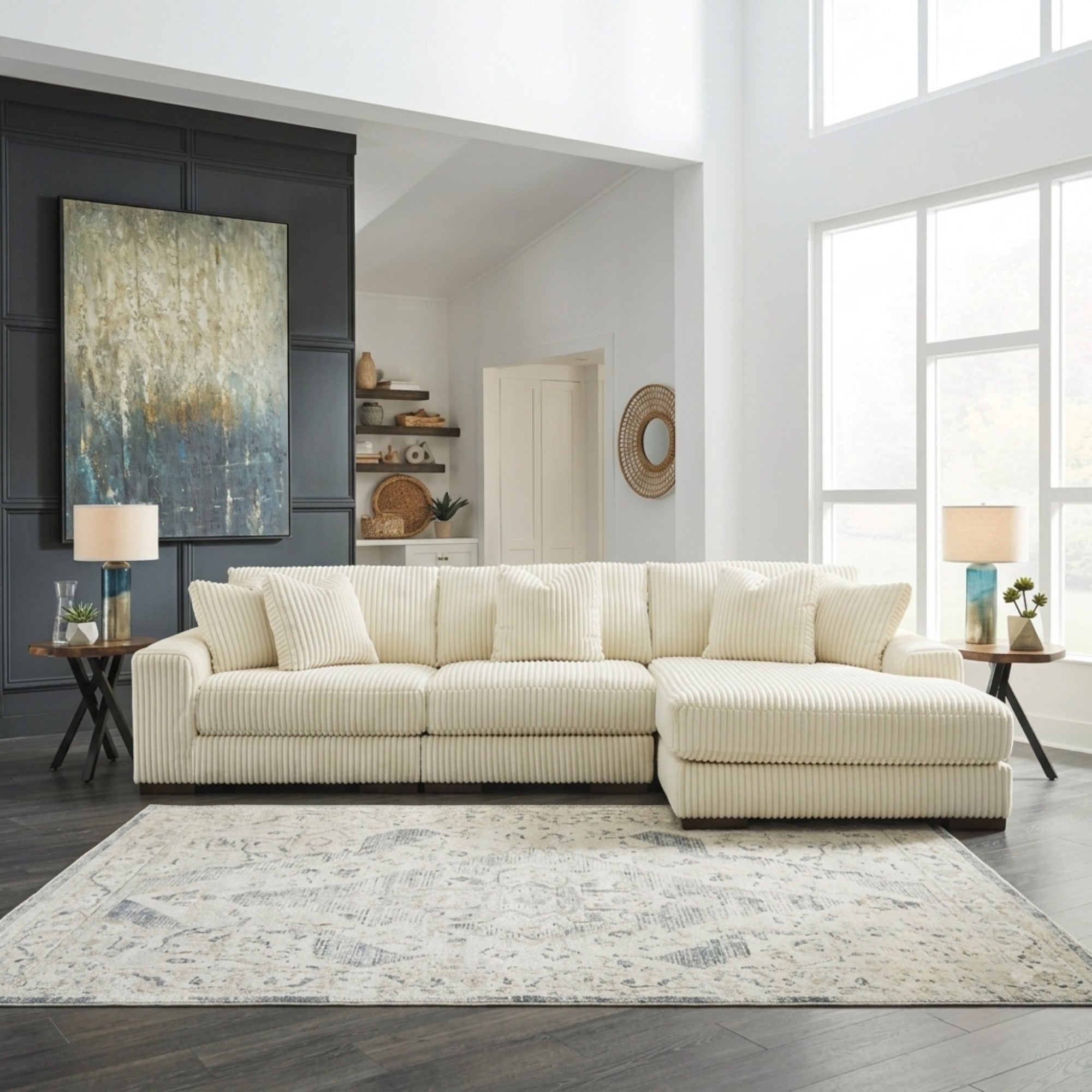 Lindyn 3-Piece Sectional with Chaise