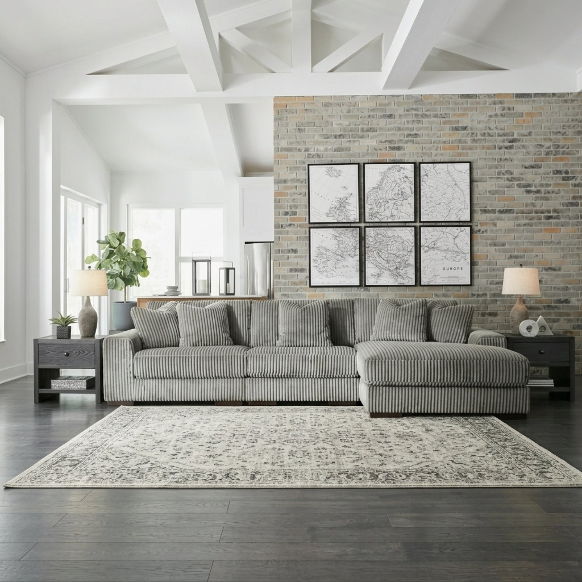 Lindyn 3-Piece Sectional with Chaise in Grey