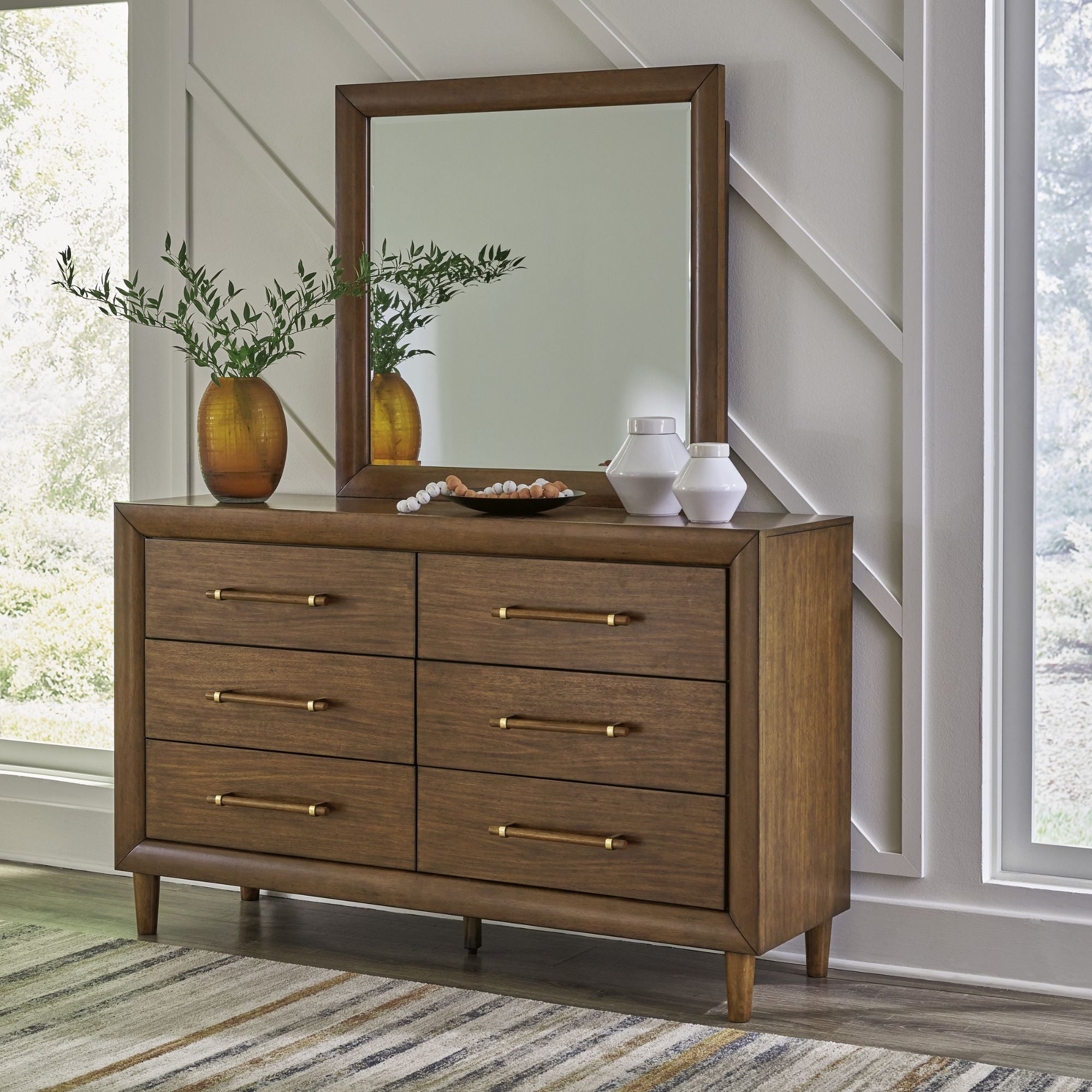 Lyncott Dresser