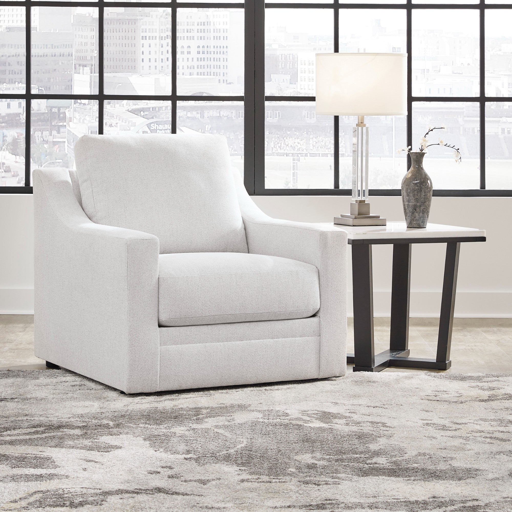 Maitelynn Chair in Chalk