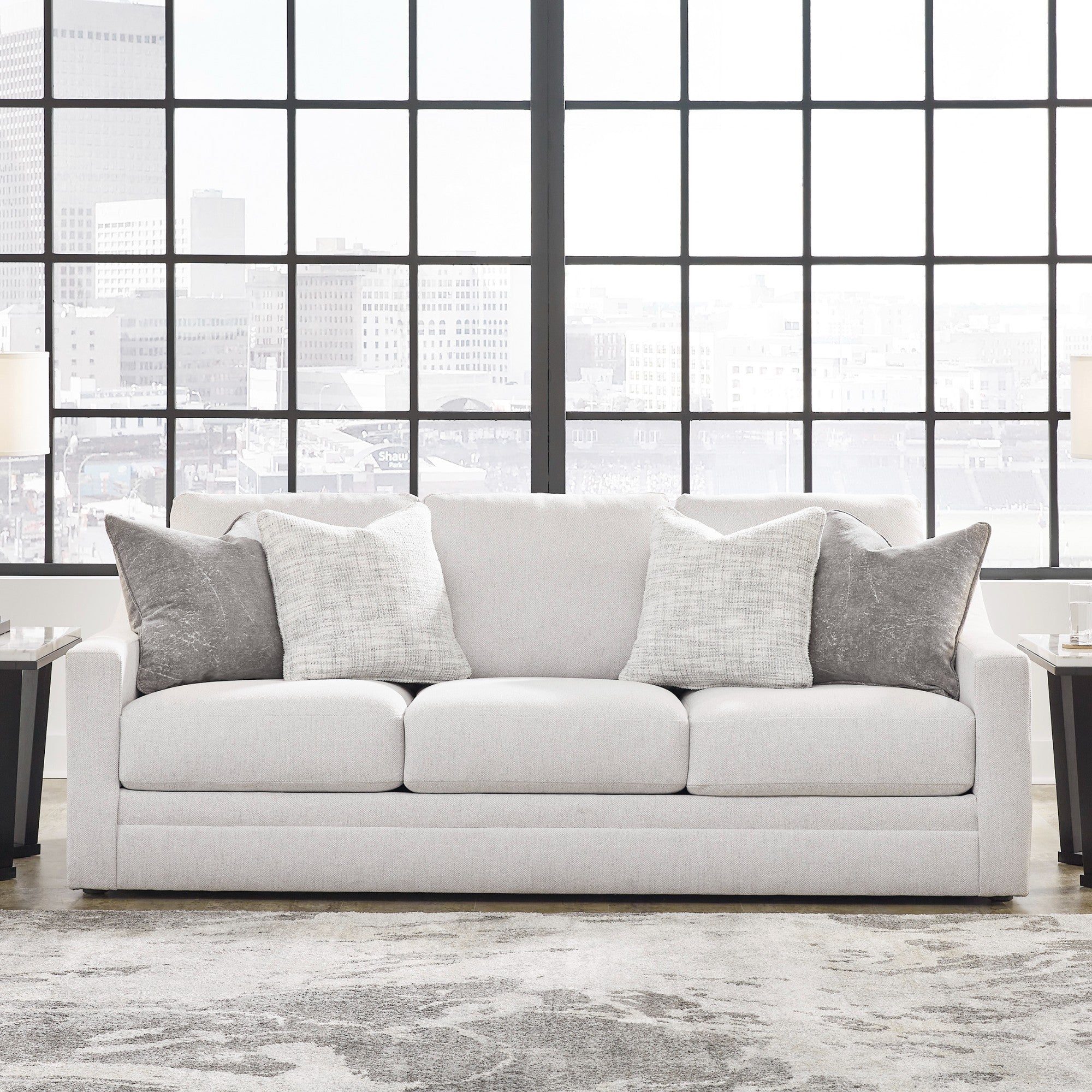 Maitelynn Sofa in Chalk