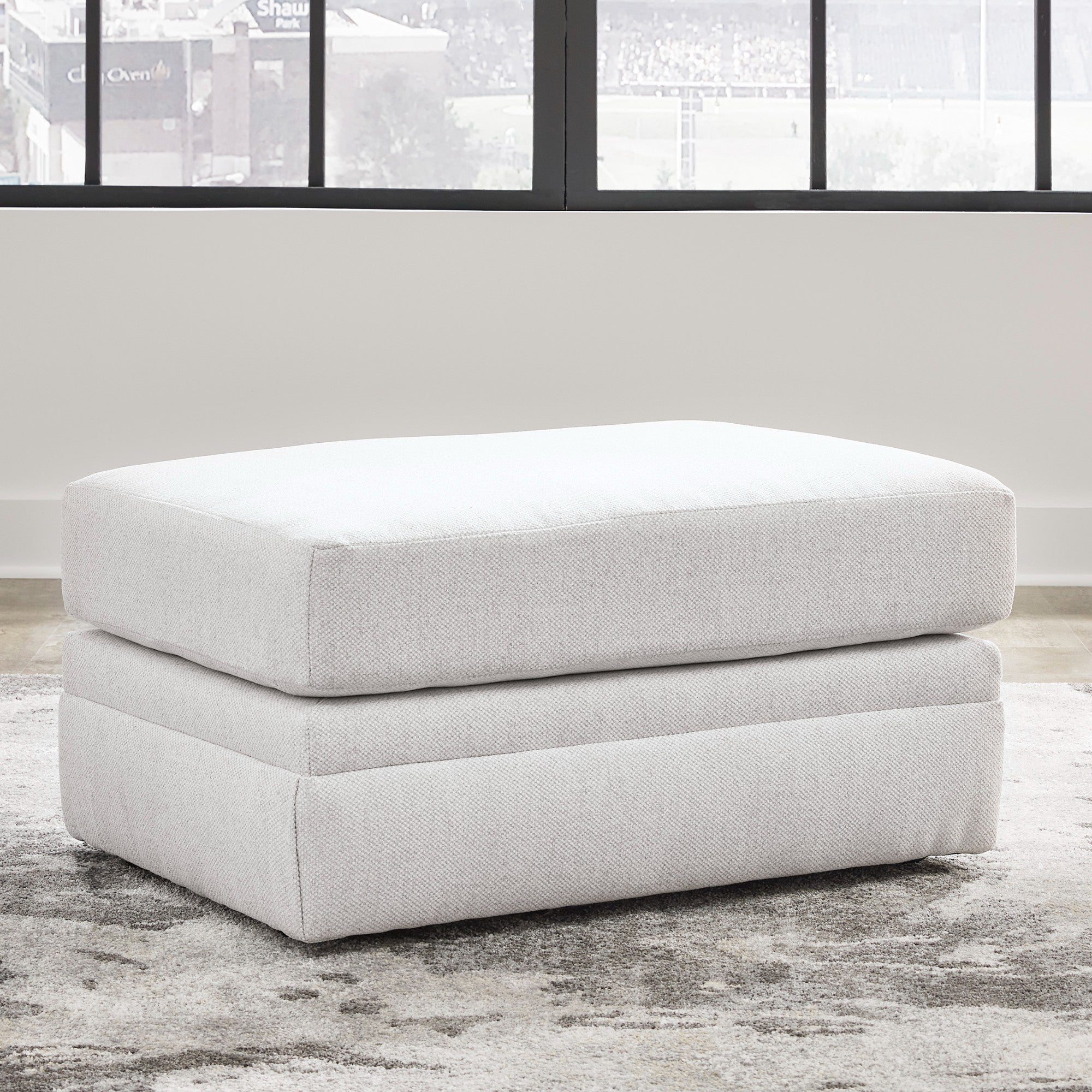 Maitelynn Ottoman in Chalk