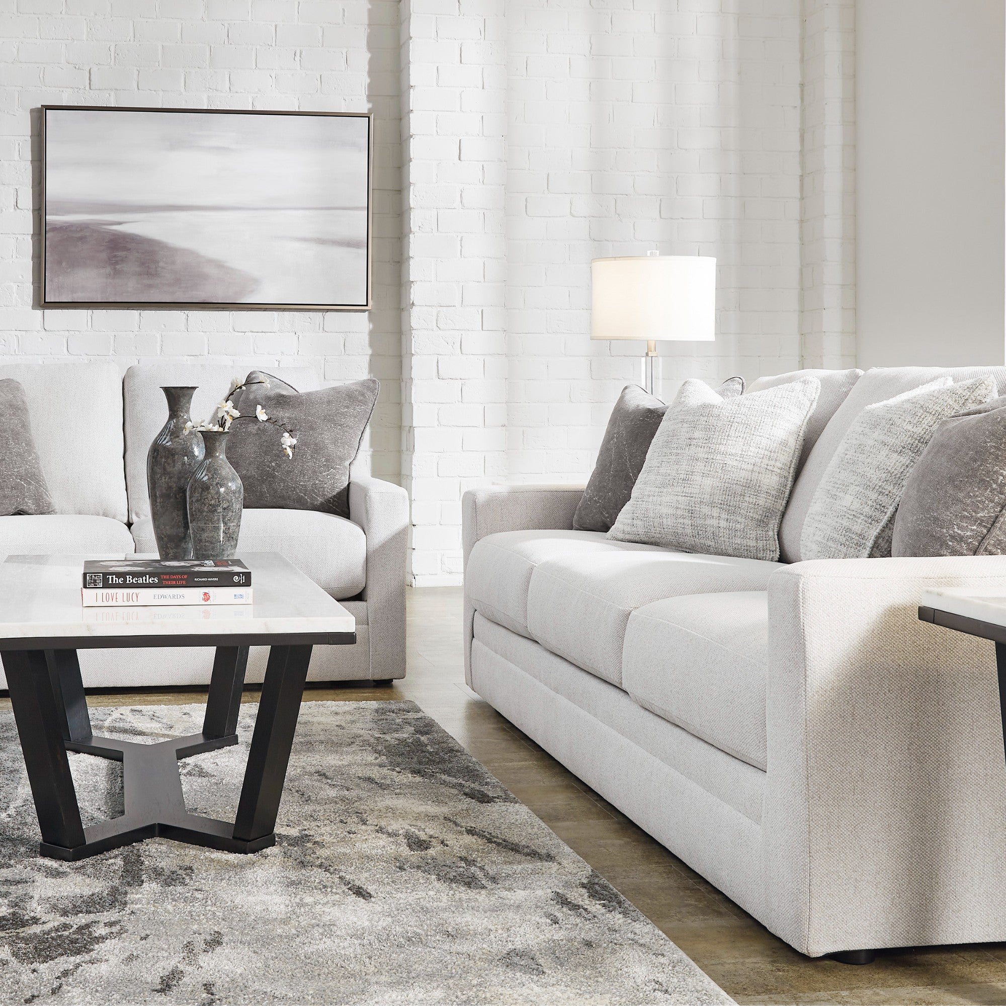 Maitelynn Sofa Set in Chalk
