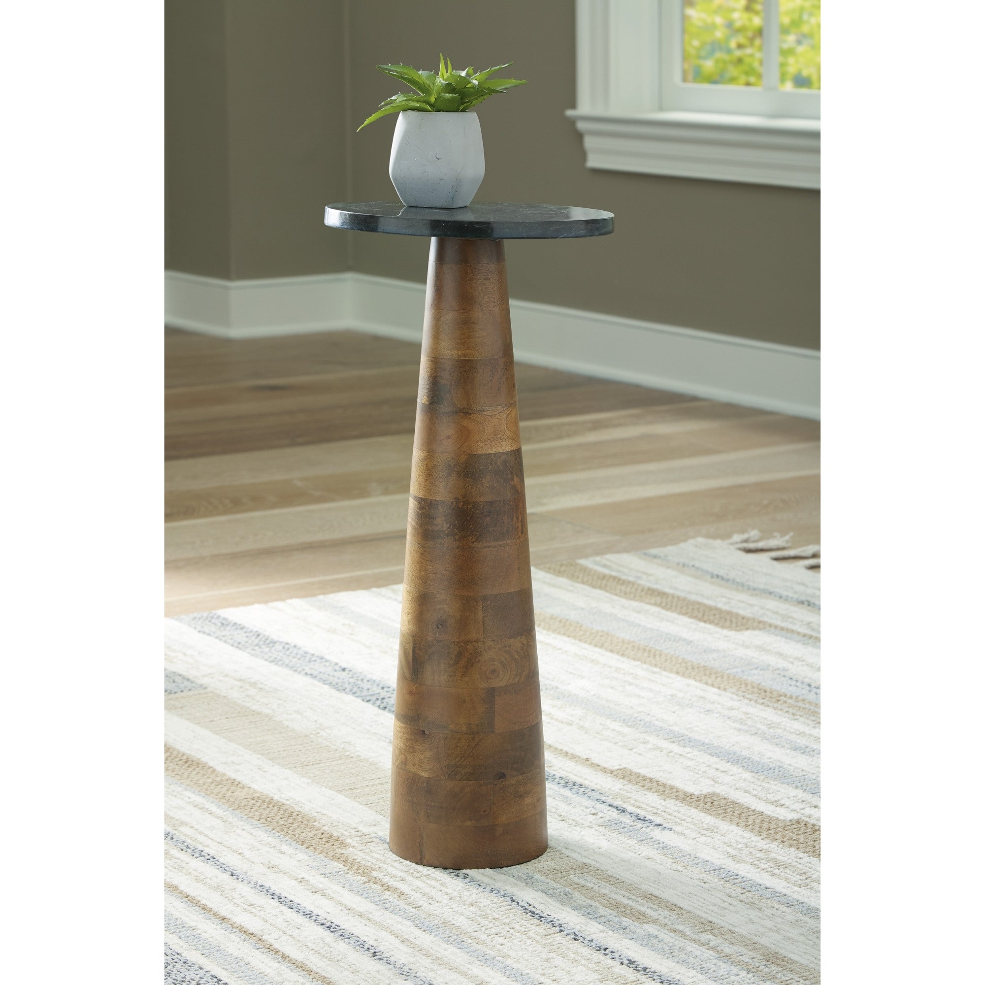 Quinndon Marble Accent Table