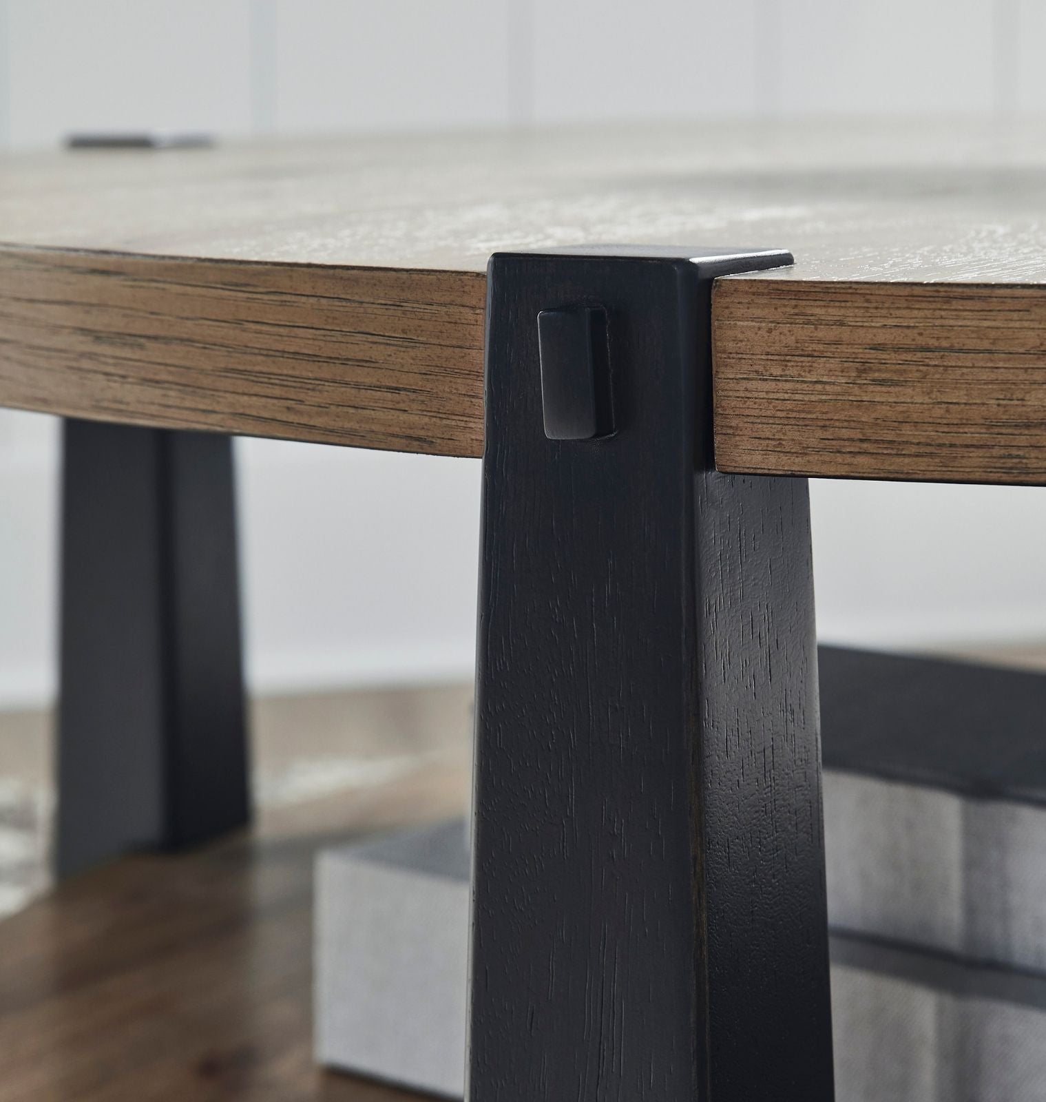Ridgester Round Coffee Table