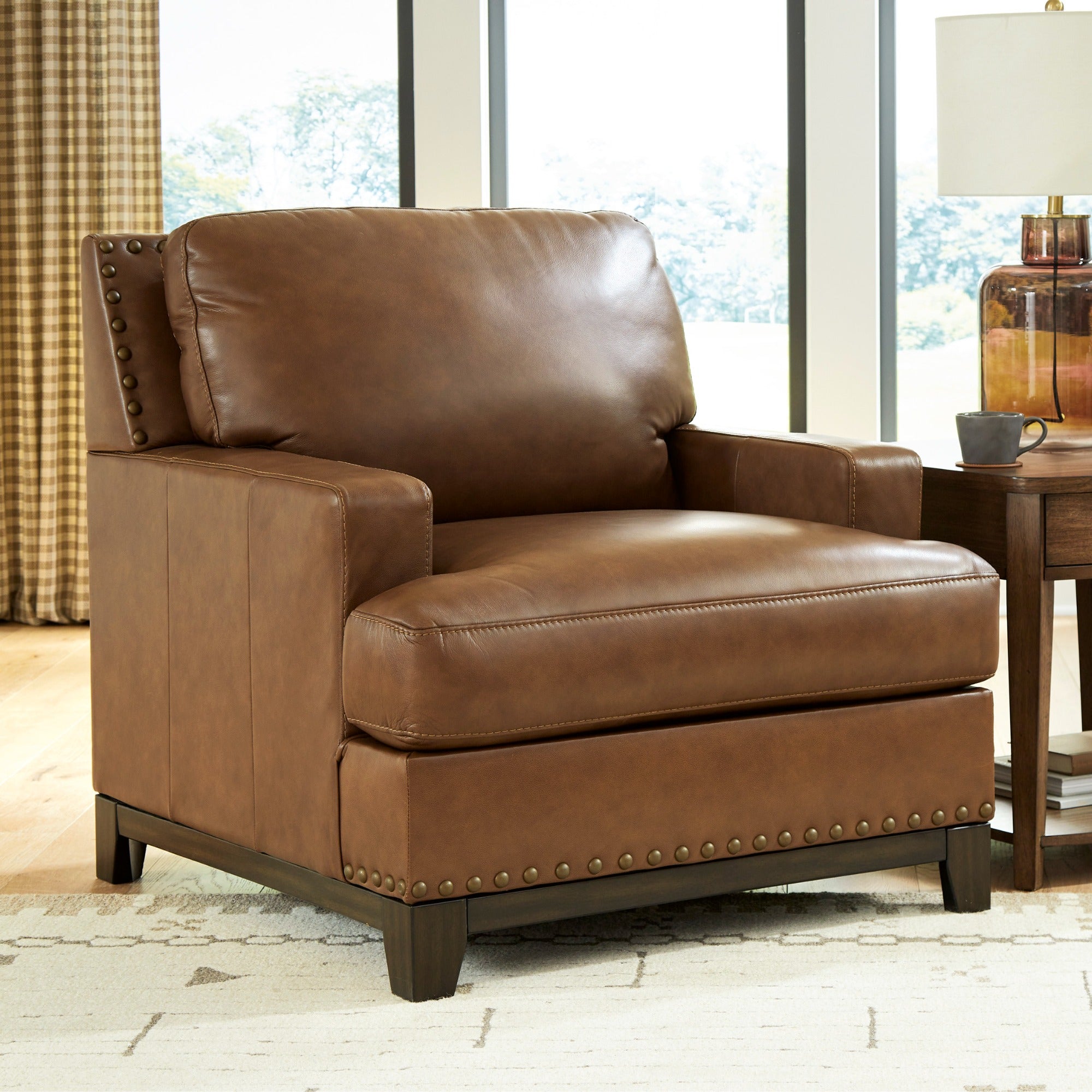 Saonara Leather Chair in Amber