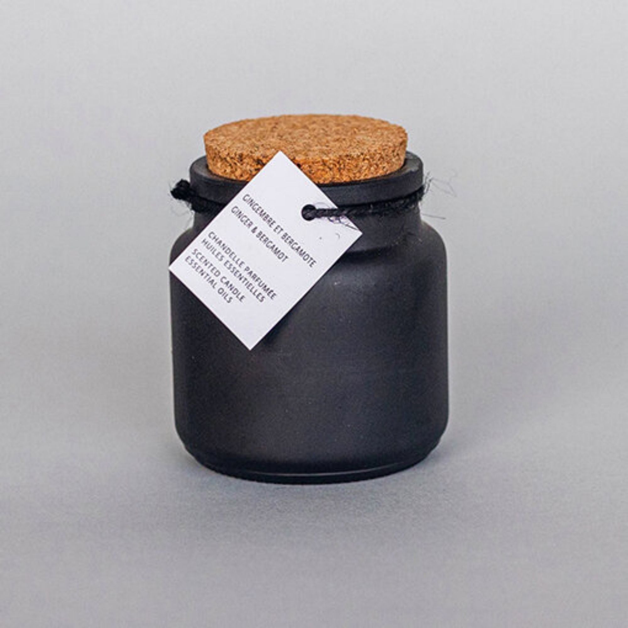 F&T Ginger & Bergamot scented candle in black jar with cork lid