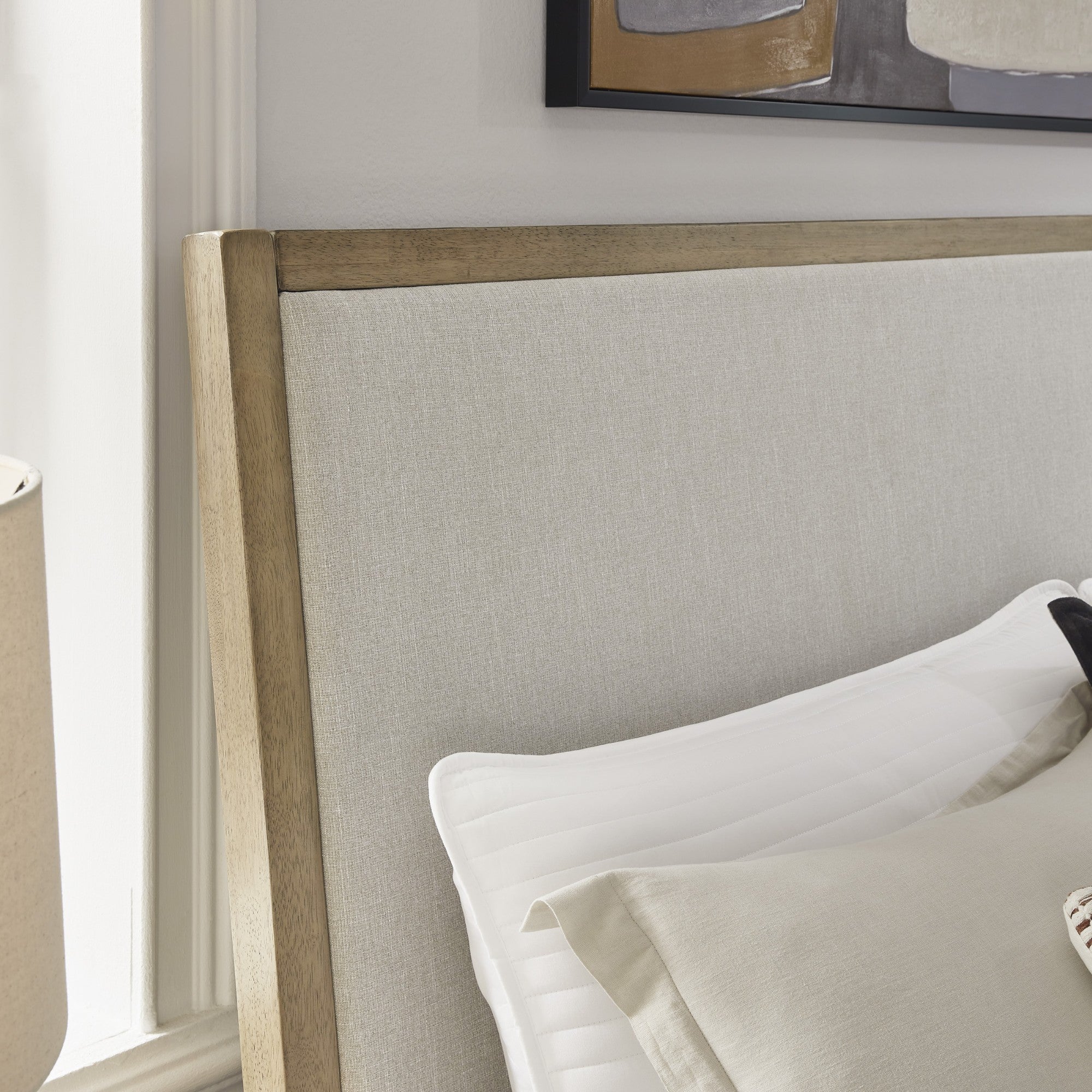 Tomtyn Collection Upholstered Bed