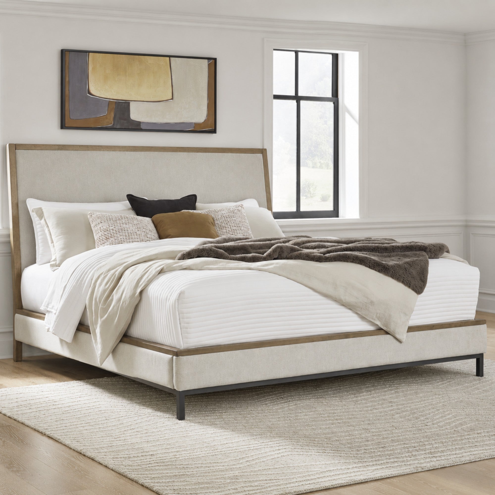 Tomtyn Collection Upholstered Bed