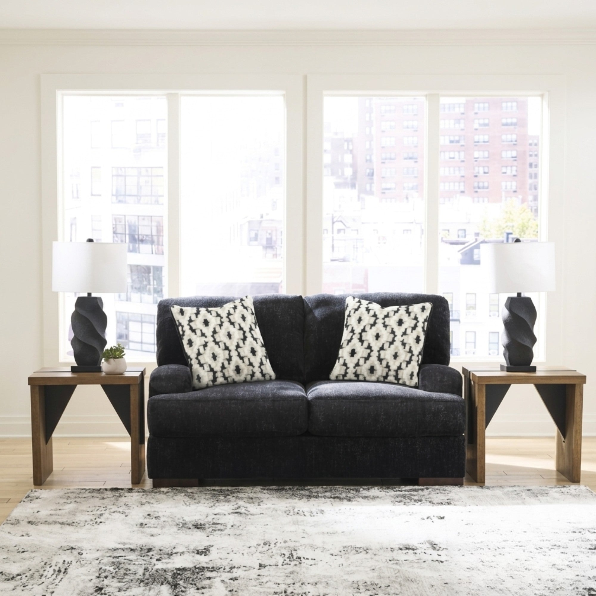 Whitmore Manor Loveseat in Black Pearl