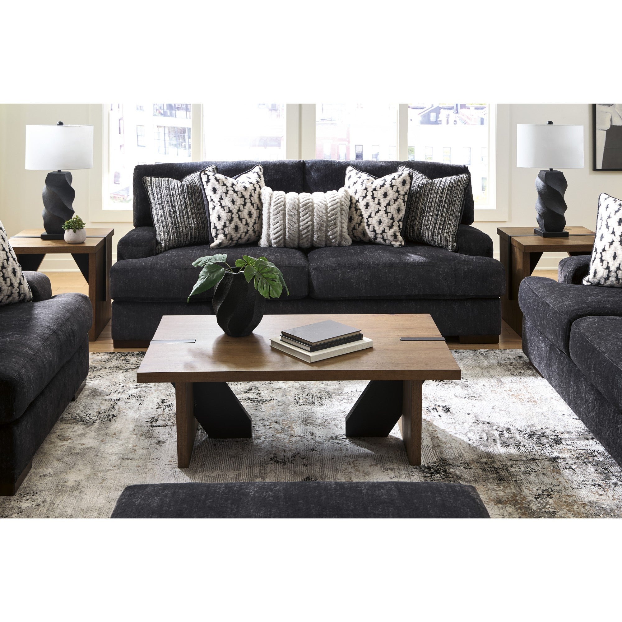 Whitmore Manor Sofa in Black Pearl