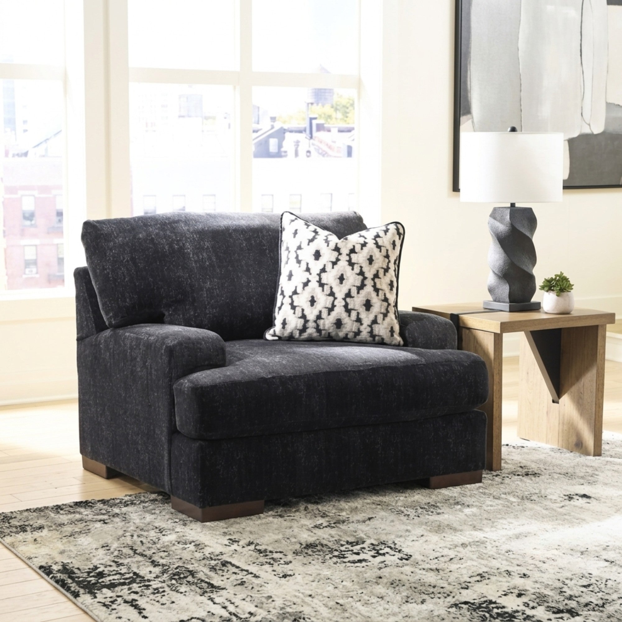 Whitmore Manor Oversized Chair in Black Pearl